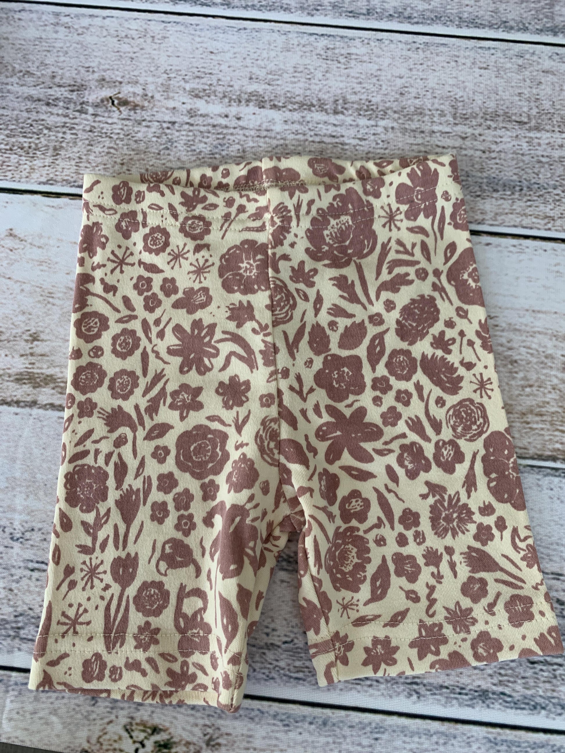 L‚Äôoved Baby Girls cream | Lavender | Flowers Pajamas Size: 18-24 months cream | Lavender | Flowers