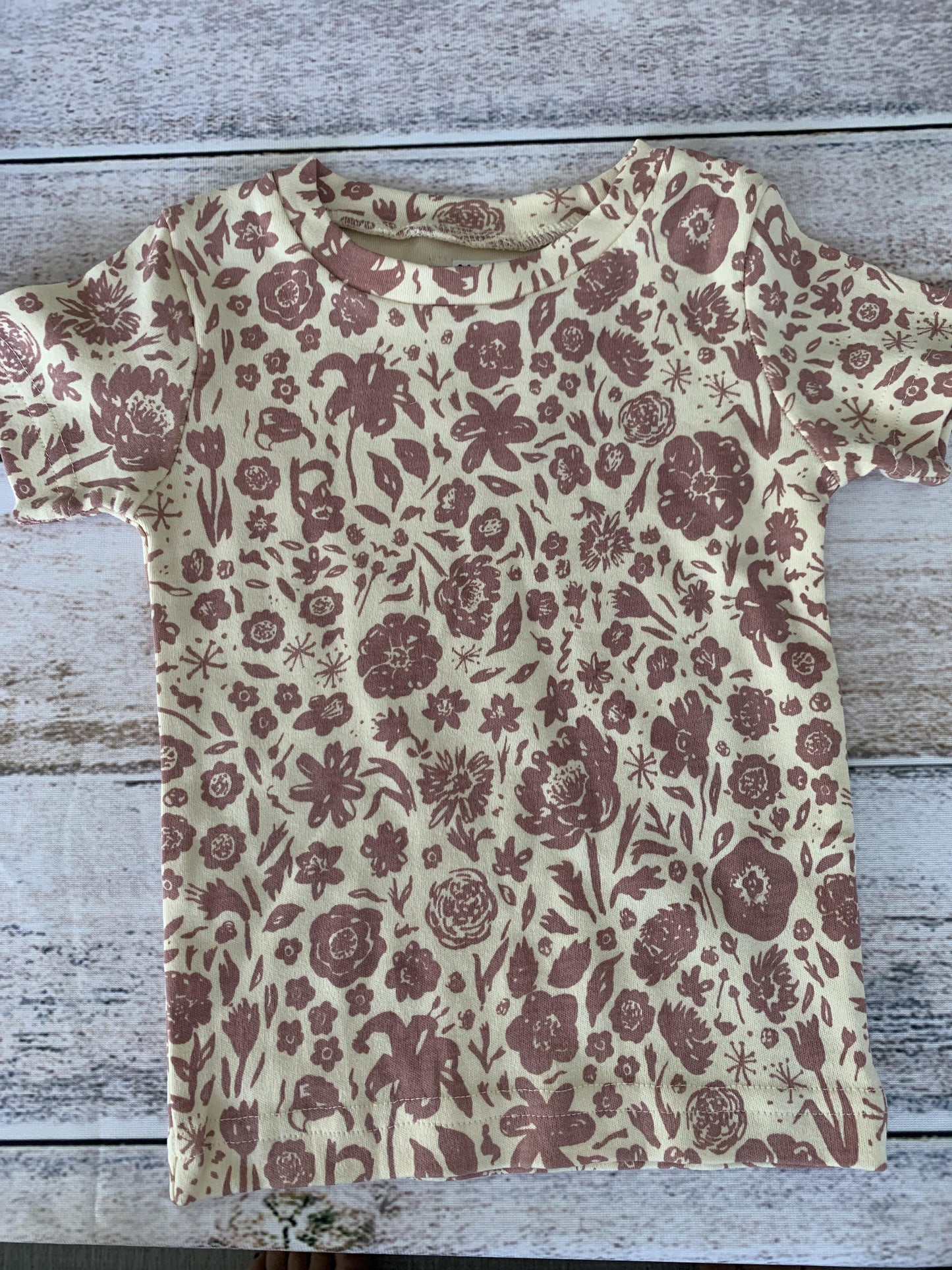 L‚Äôoved Baby Girls cream | Lavender | Flowers Pajamas Size: 18-24 months cream | Lavender | Flowers