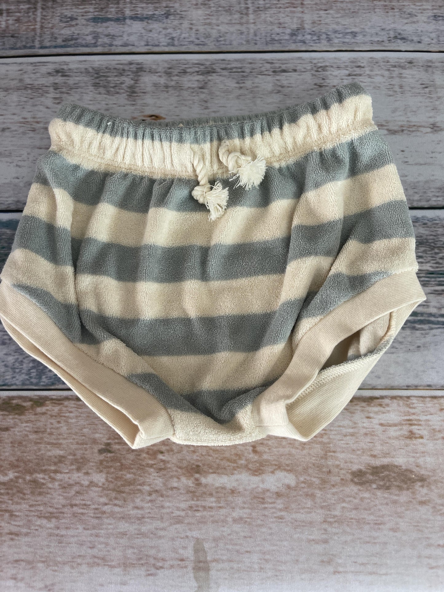Q by Quincy Mae Unisex cream | Light Blue | Stripe Shirt Size: 12-18 months cream | Light Blue | Stripe