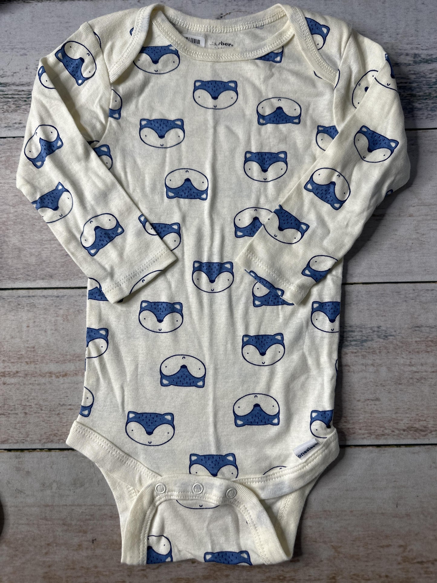 Gerber Childrenswear Boys cream | Light Blue Onesie Size: 6-9 months cream | Light Blue