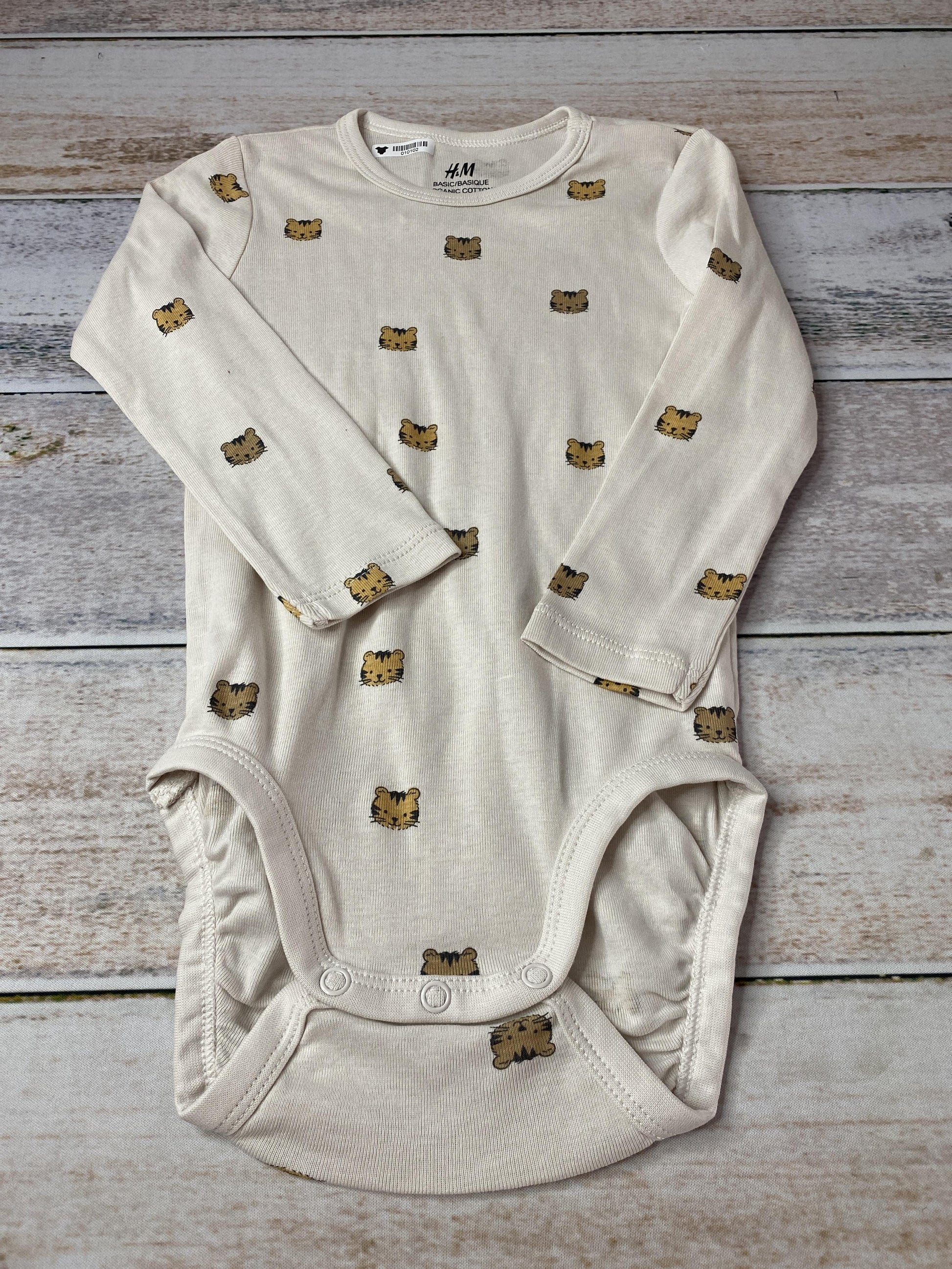 H&M Unisex cream | lions Onesie Size: 18 months cream | lions