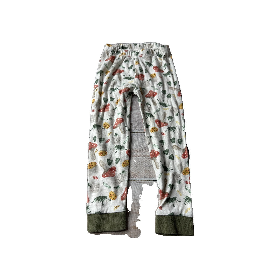 Burt's Bees Boys cream | Mushrooms Pajamas Size: 4T cream | Mushrooms