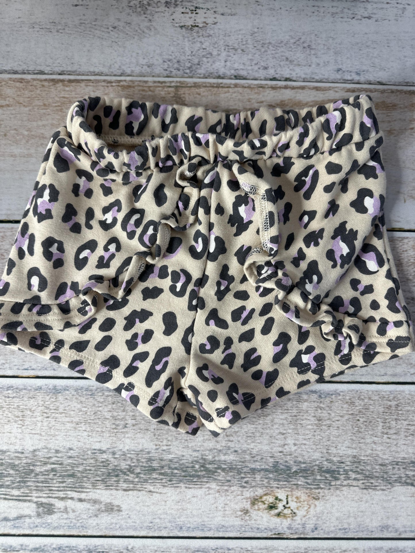 Grayson mini Unisex cream | purple Shorts Size: 3T cream | purple