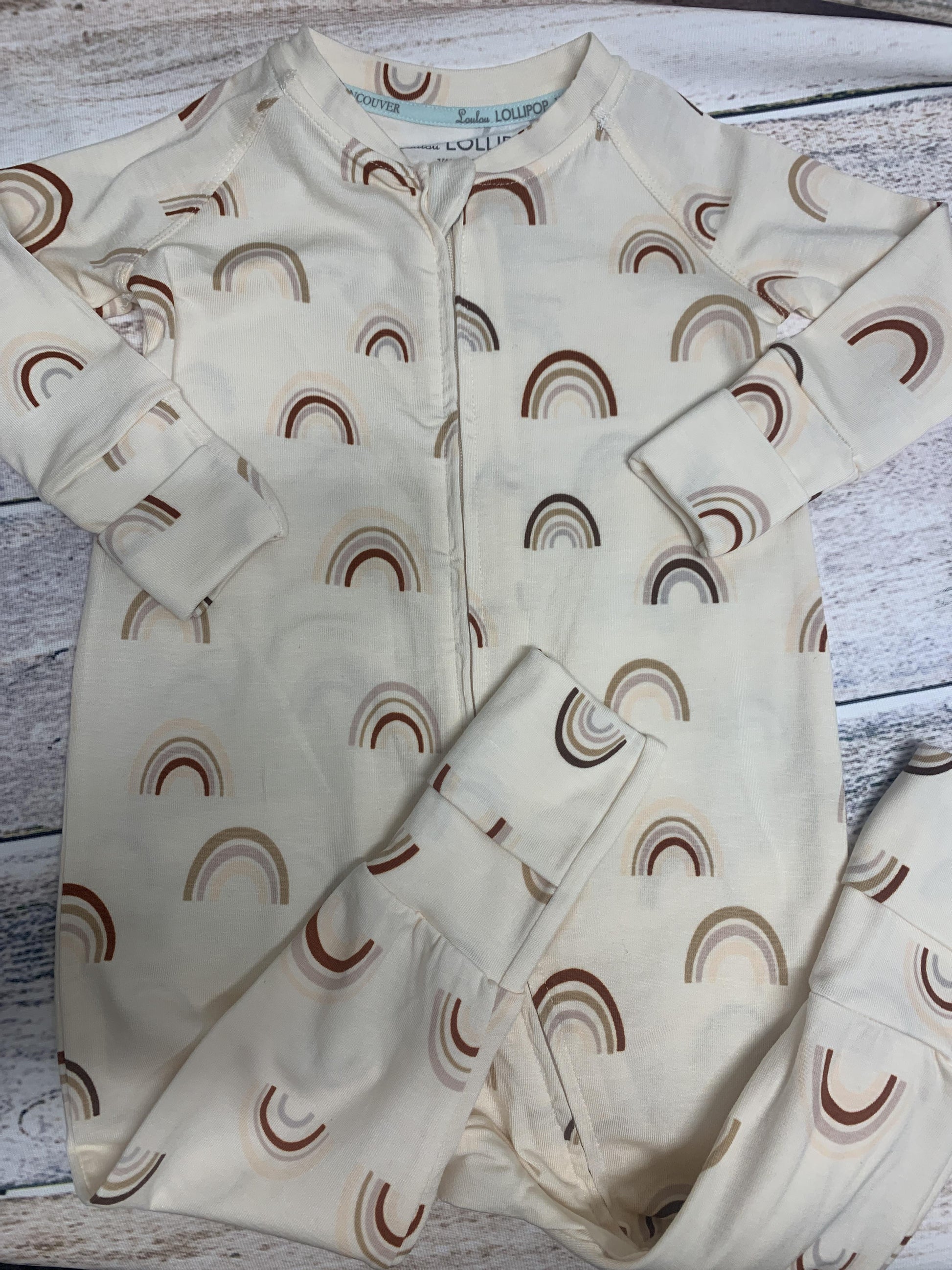 Loulou Lollipop Boys cream | Rainbow Pajamas Size: 6-12 months cream | Rainbow
