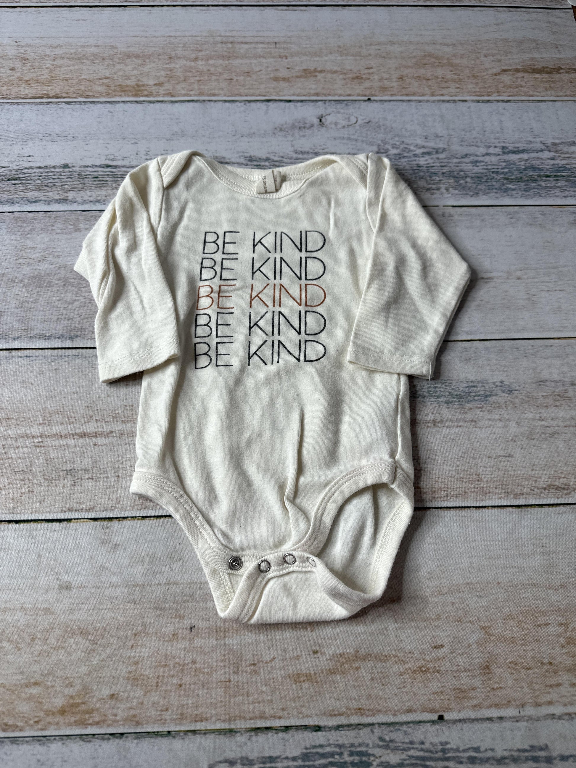 Tenth + Pine Unisex cream | Text Onesie Size: 3-6 months cream | Text