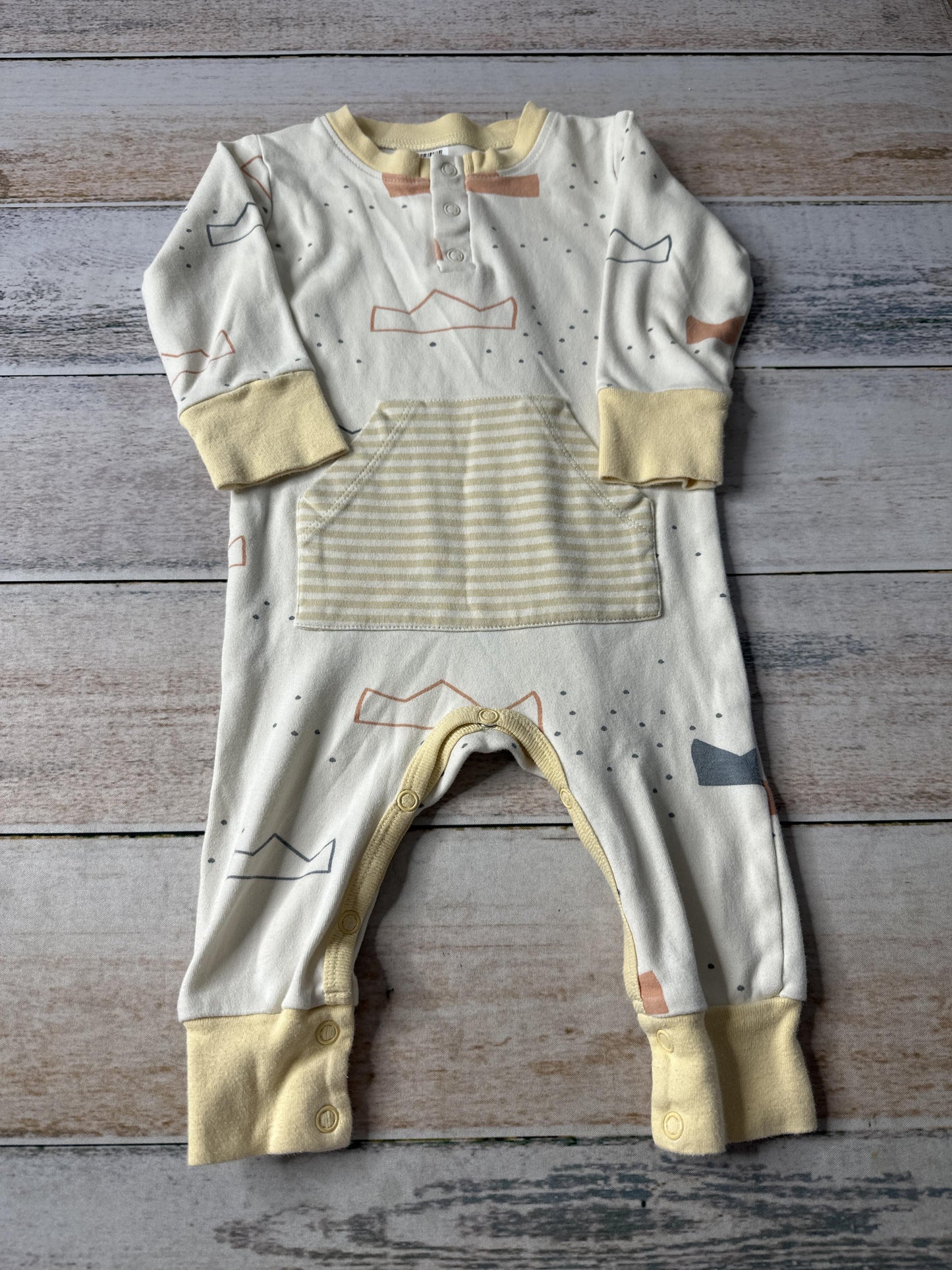 Cat & Dogma Unisex cream | Yellow Long Sleeve Outfit Size: 6-12 months cream | Yellow