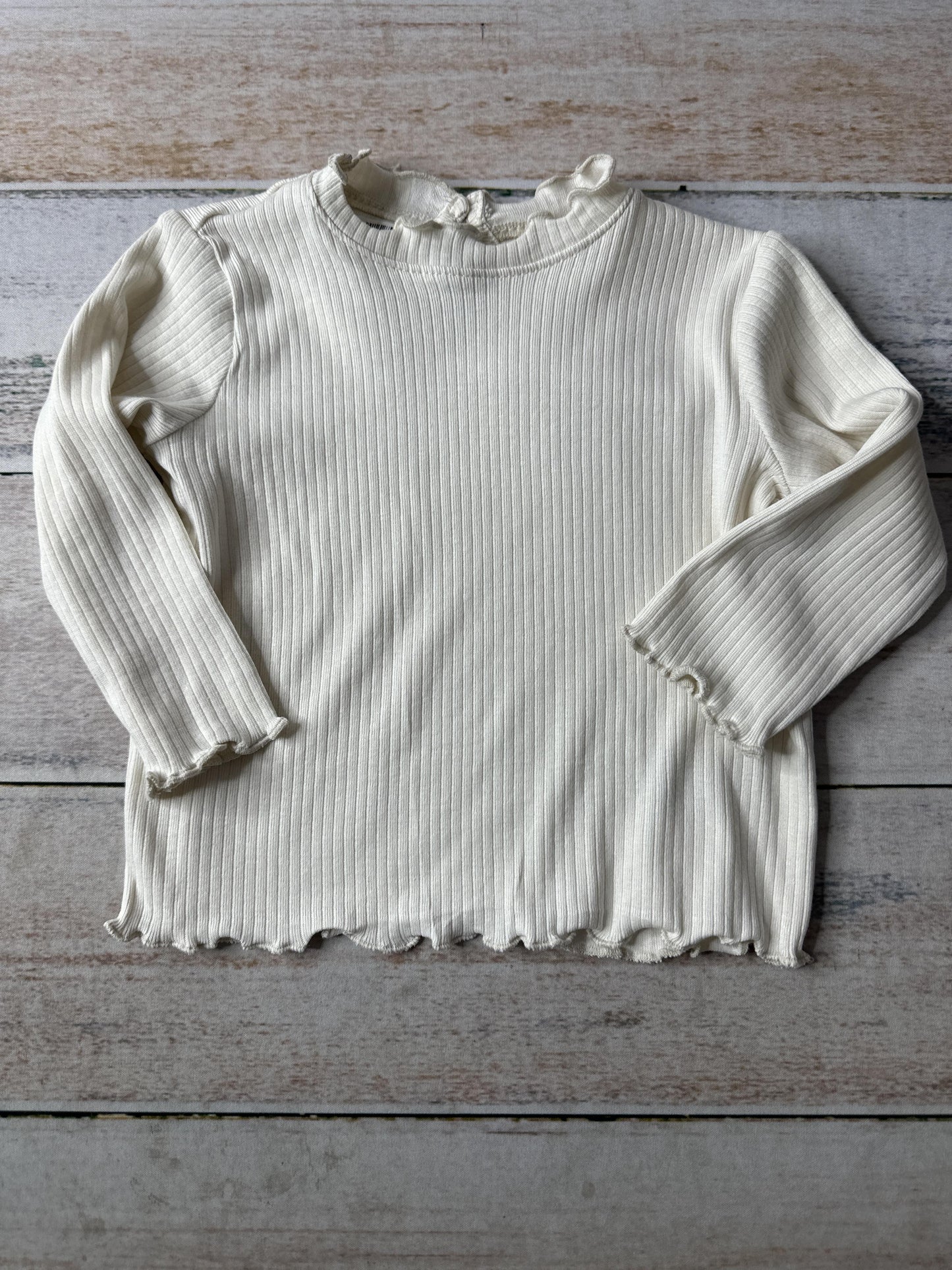 H&M Unisex cream Long Sleeve T-Shirt Size: 6-9 months cream