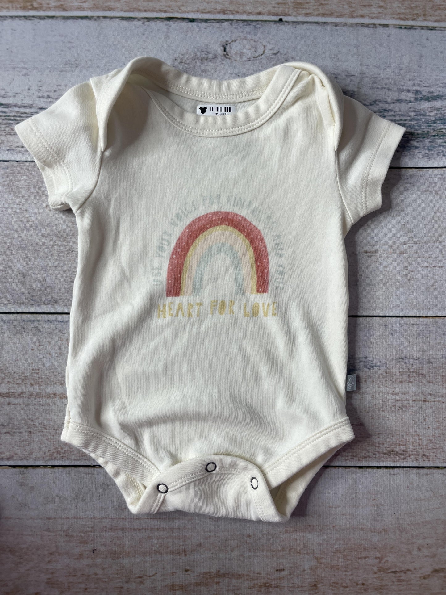 Finn + Emma Unisex cream Onesie Size: 3-6 months cream
