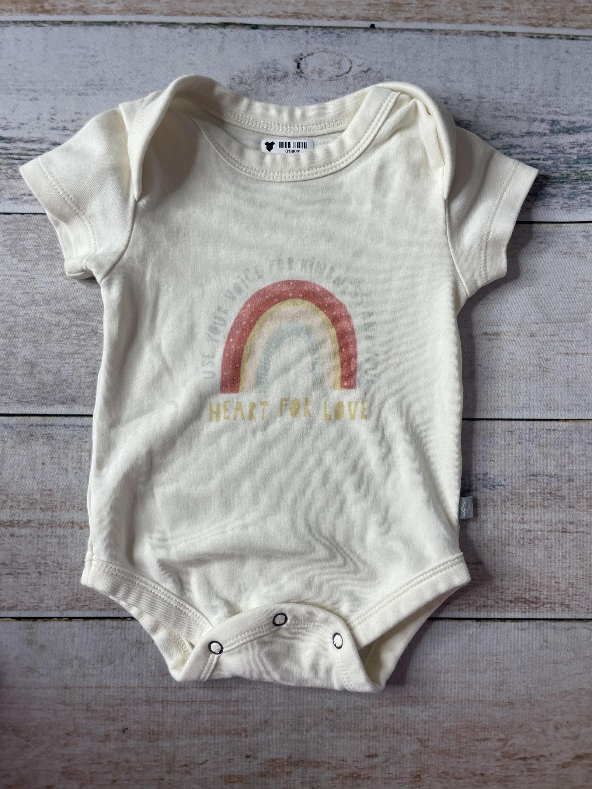 Finn + Emma Unisex cream Onesie Size: 3-6 months cream