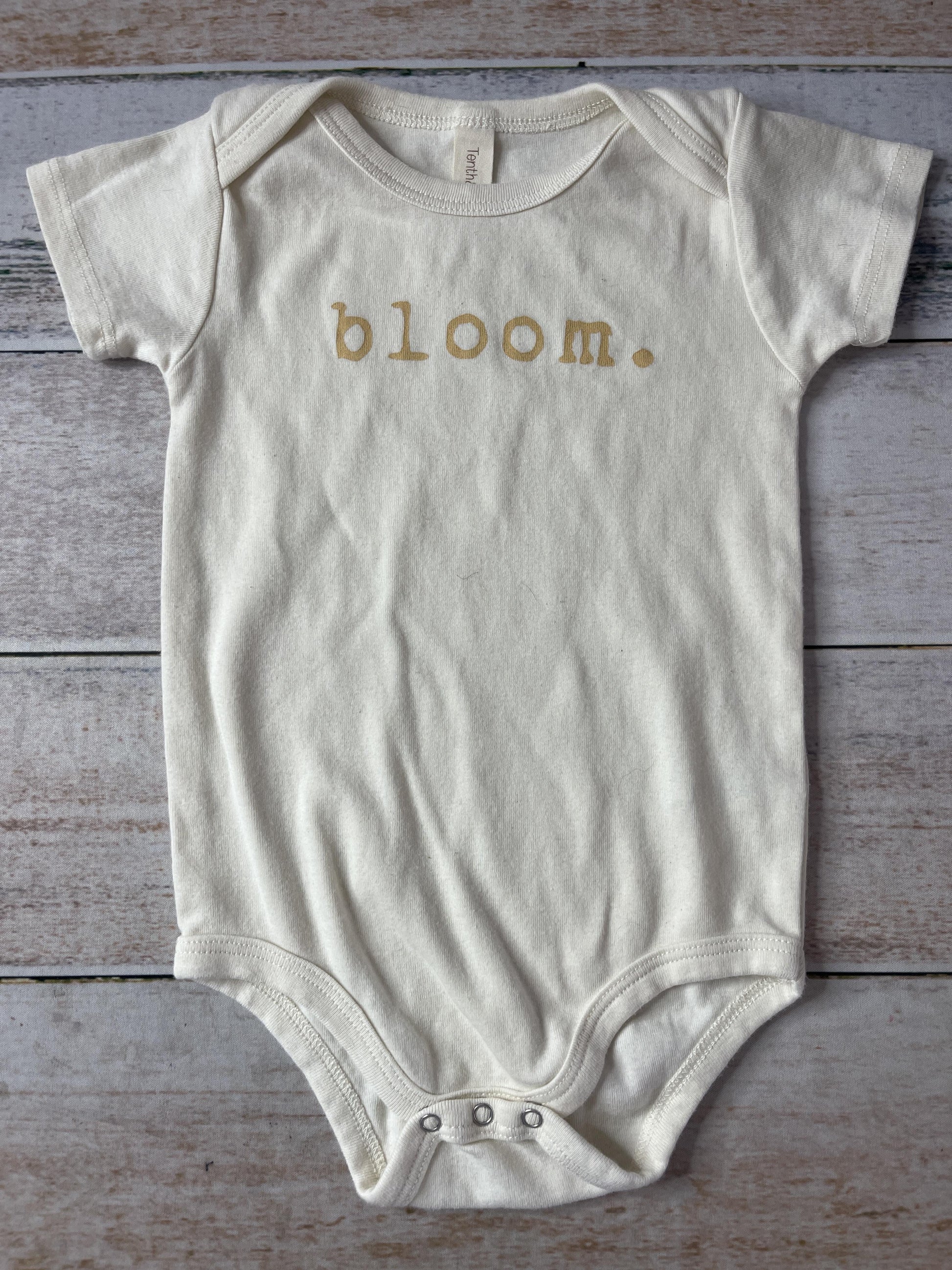 Tenth + Pine Unisex cream Onesie Size: 18-24 months cream