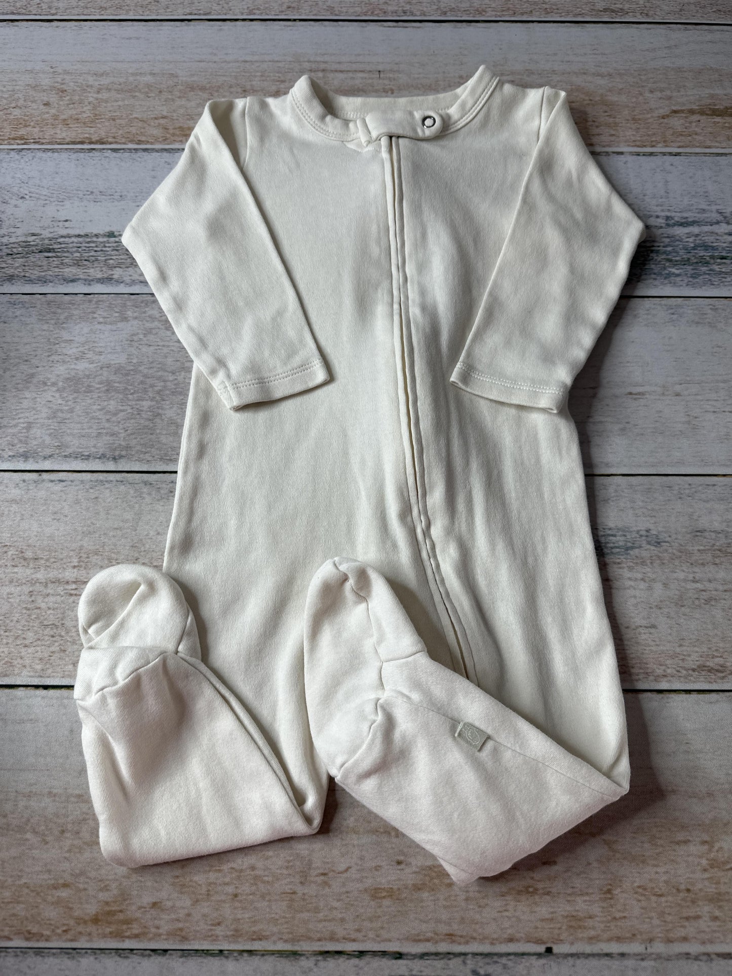 Finn + Emma Unisex cream Long Sleeve Outfit Size: 6-9 months cream