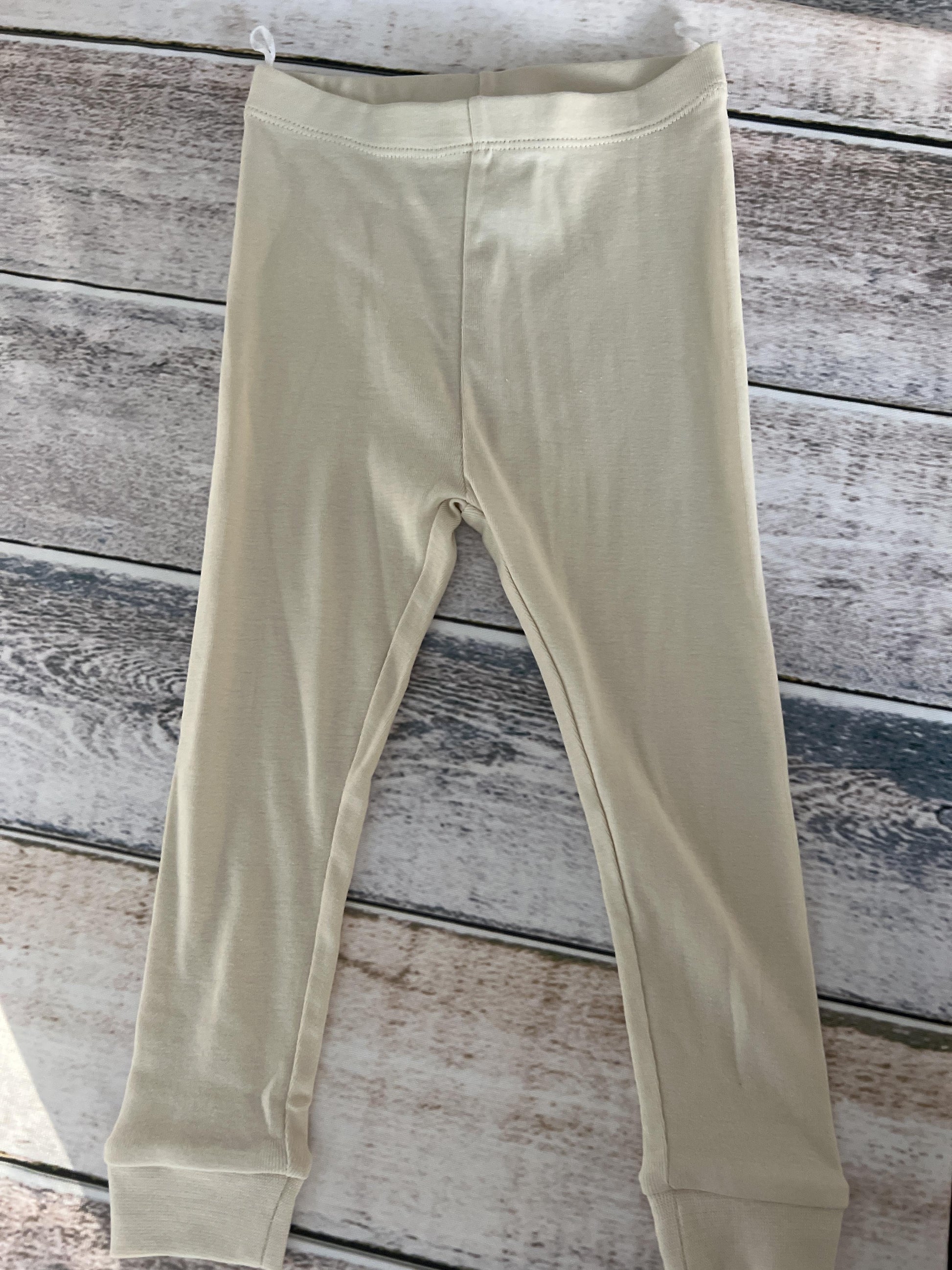 H&M Girls cream Pajamas Size: 12-18 months cream