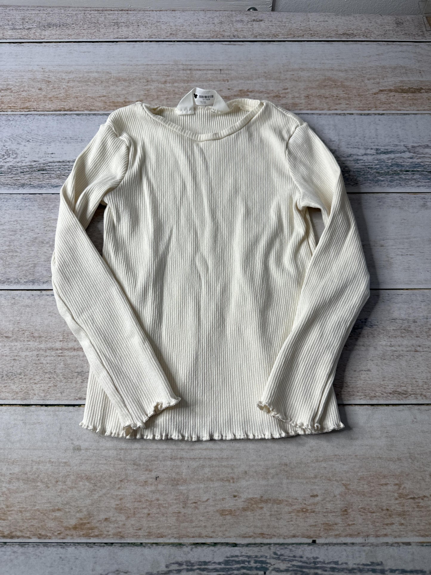 H&M Girls cream Long Sleeve T-Shirt Size: 5 cream