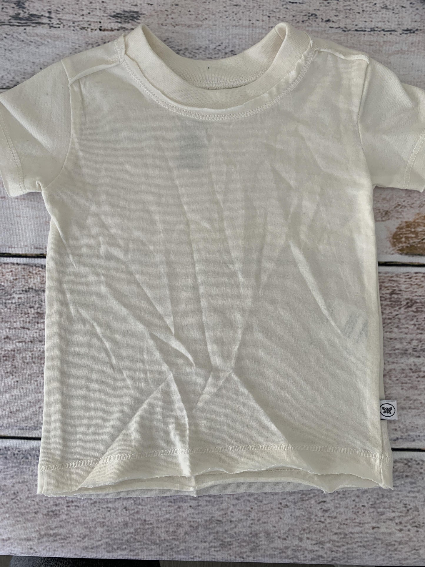 Honest co Boys cream T-Shirt Size: 3-6 months cream