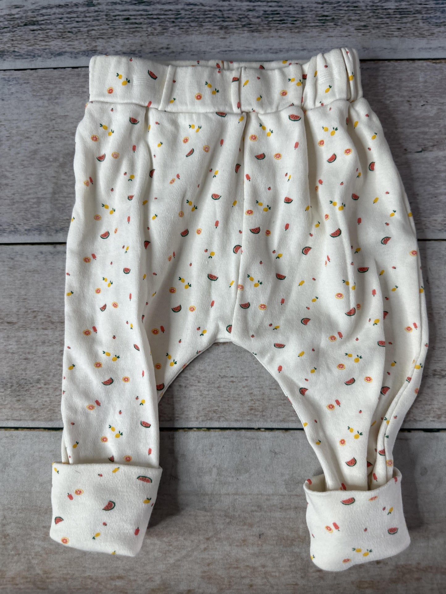 Finn + Emma Unisex cream Pants Size: 0-3 months cream