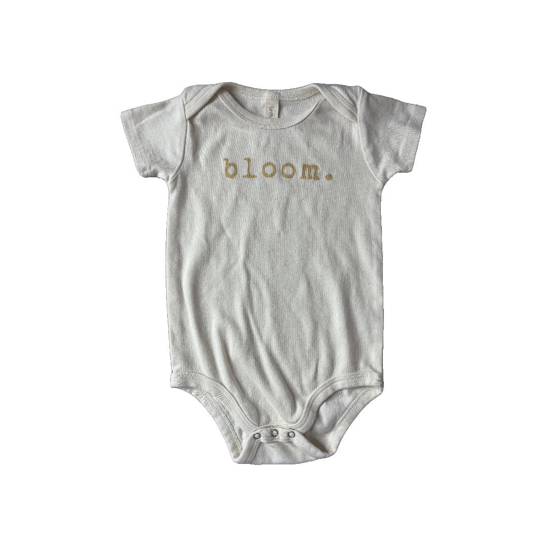 Tenth + Pine Unisex cream Onesie Size: 18-24 months cream