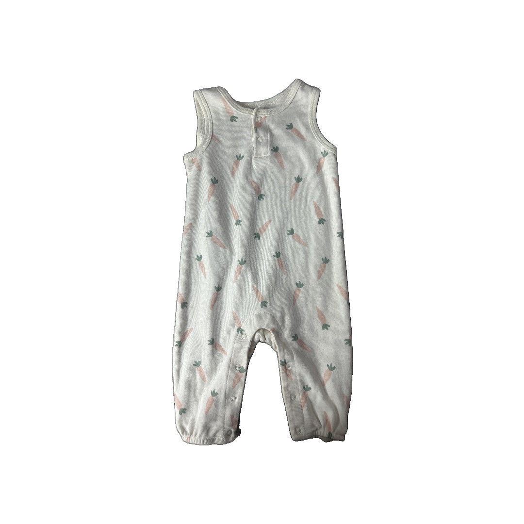Unisex cream Romper Size: 6-9 months cream