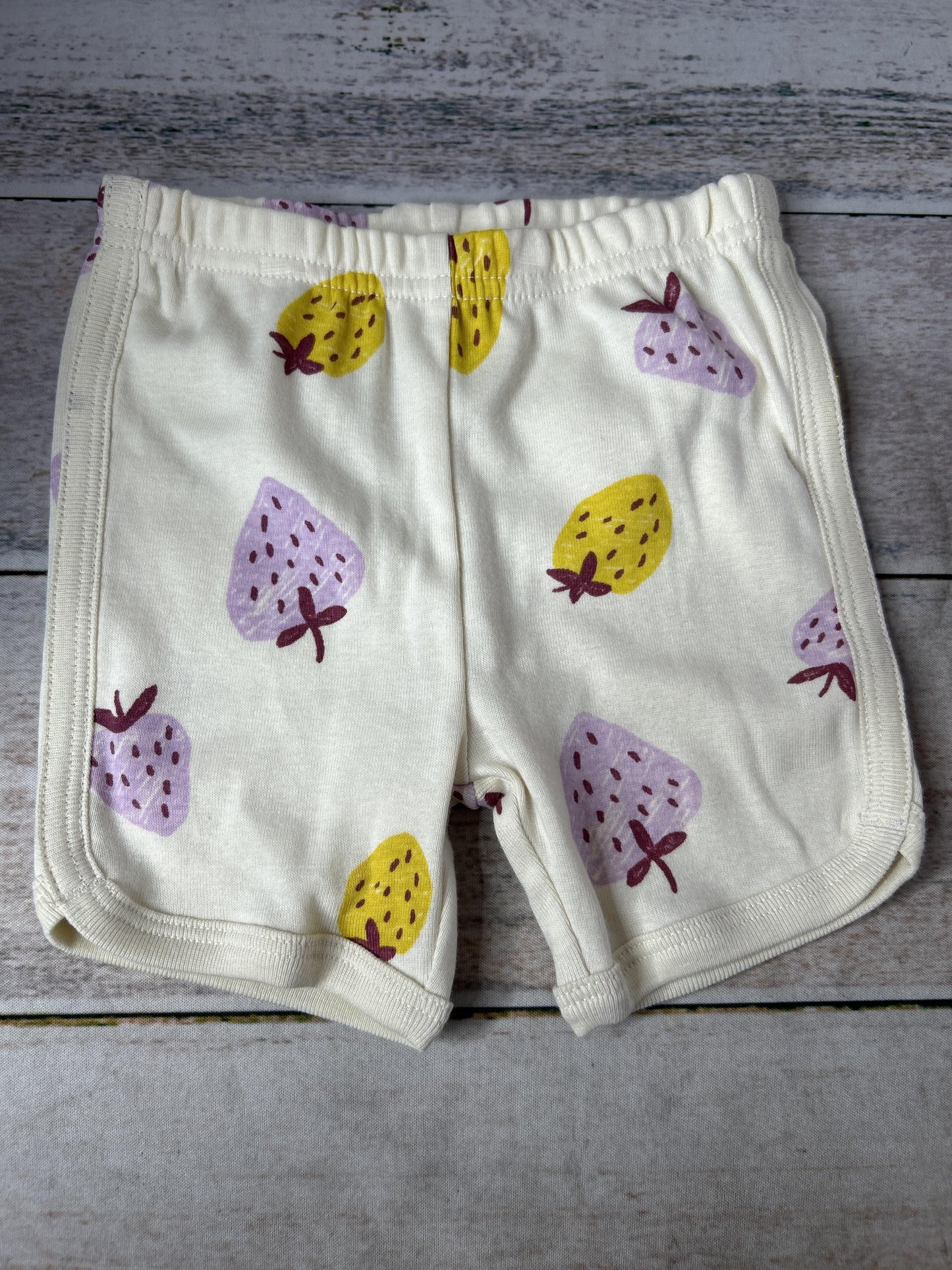 Girls cream Shorts Size: 2T cream
