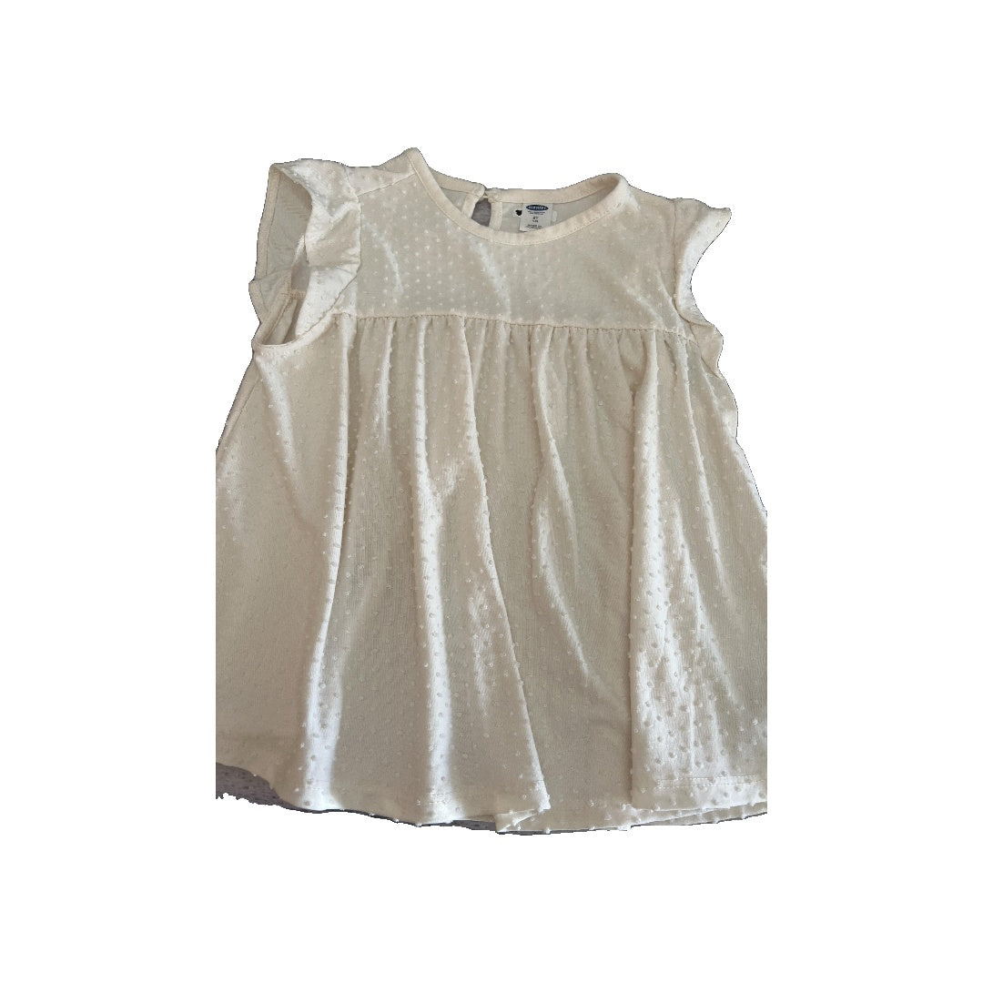 Old Navy Girls cream T-Shirt Size: 5 cream