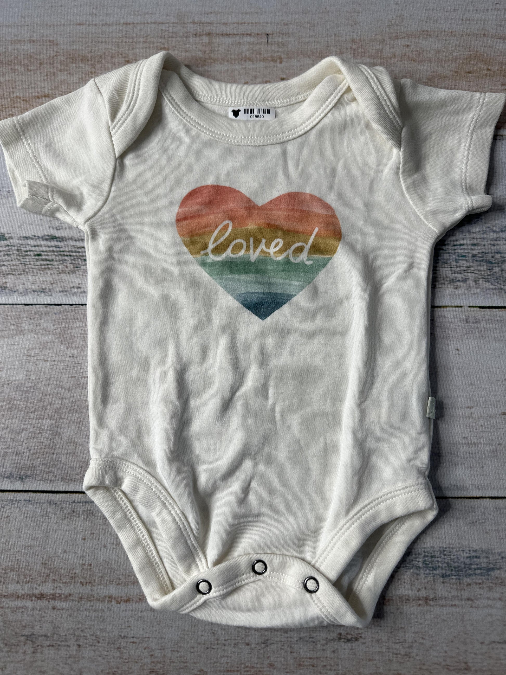 Finn + Emma Unisex cream Onesie Size: 3-6 months cream