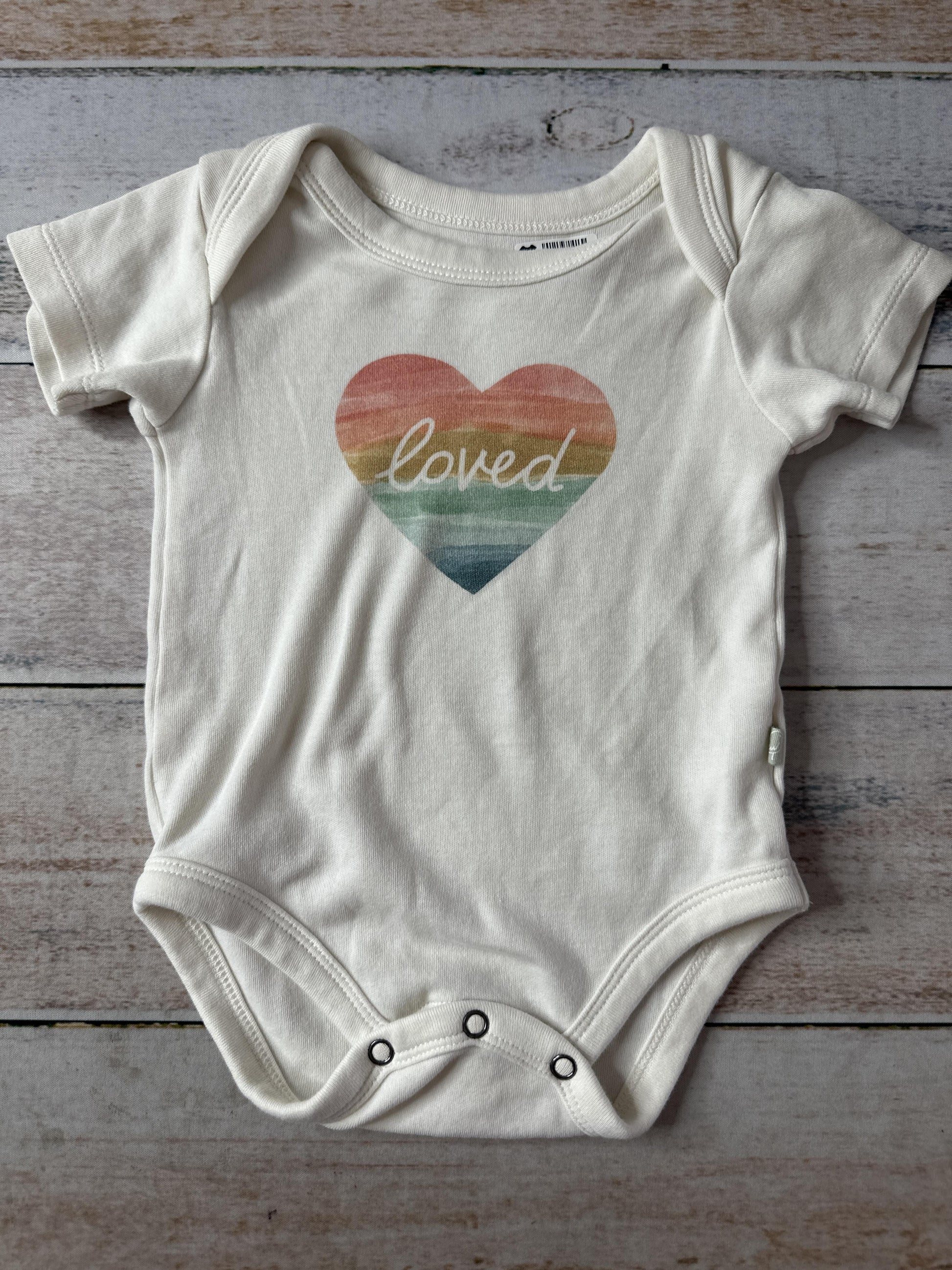 Finn + Emma Unisex cream Onesie Size: 6-9 months cream