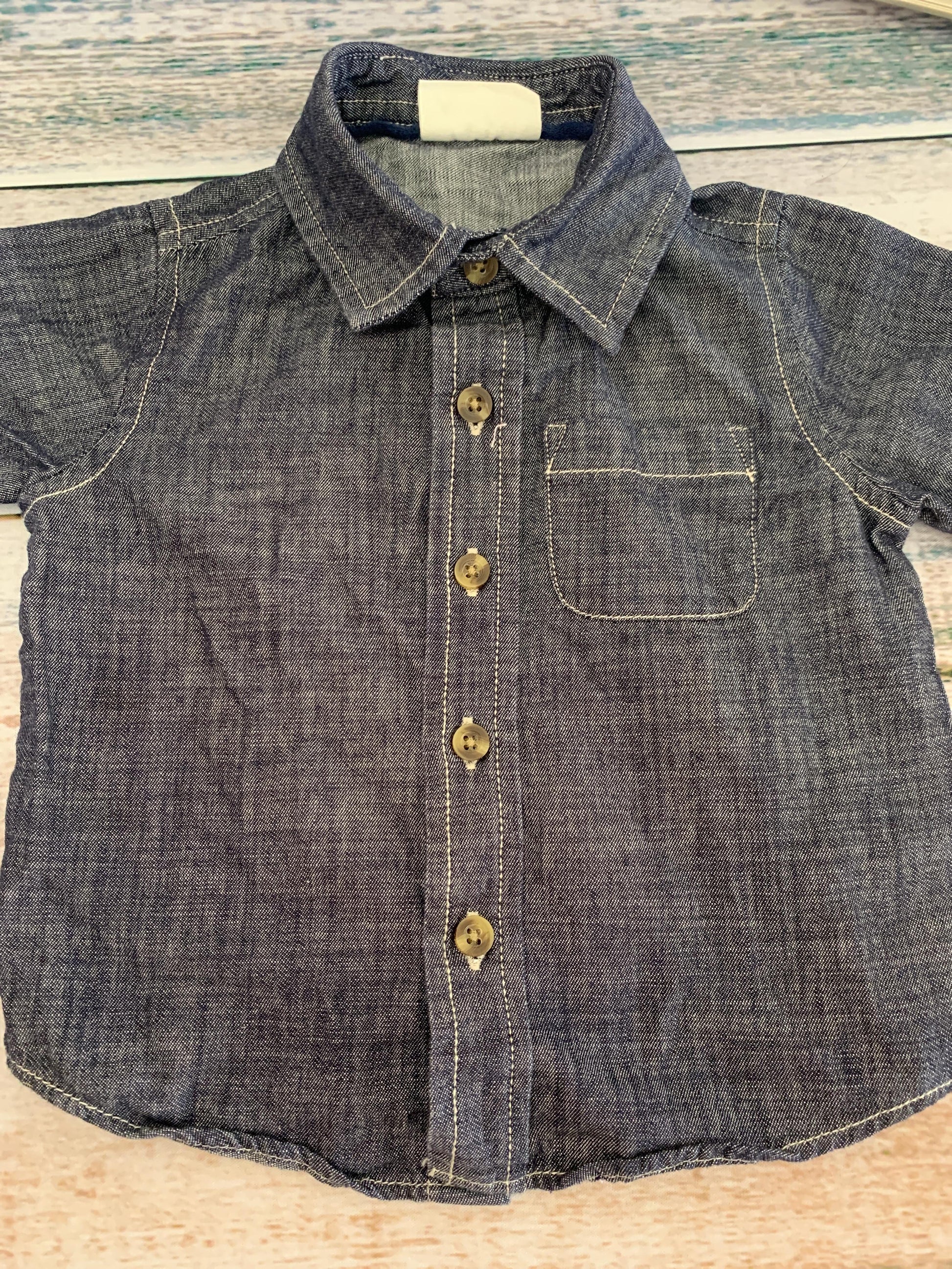 Crazy 8 Boys Denim Button Down Short Sleeve Size: 6-12 months Denim