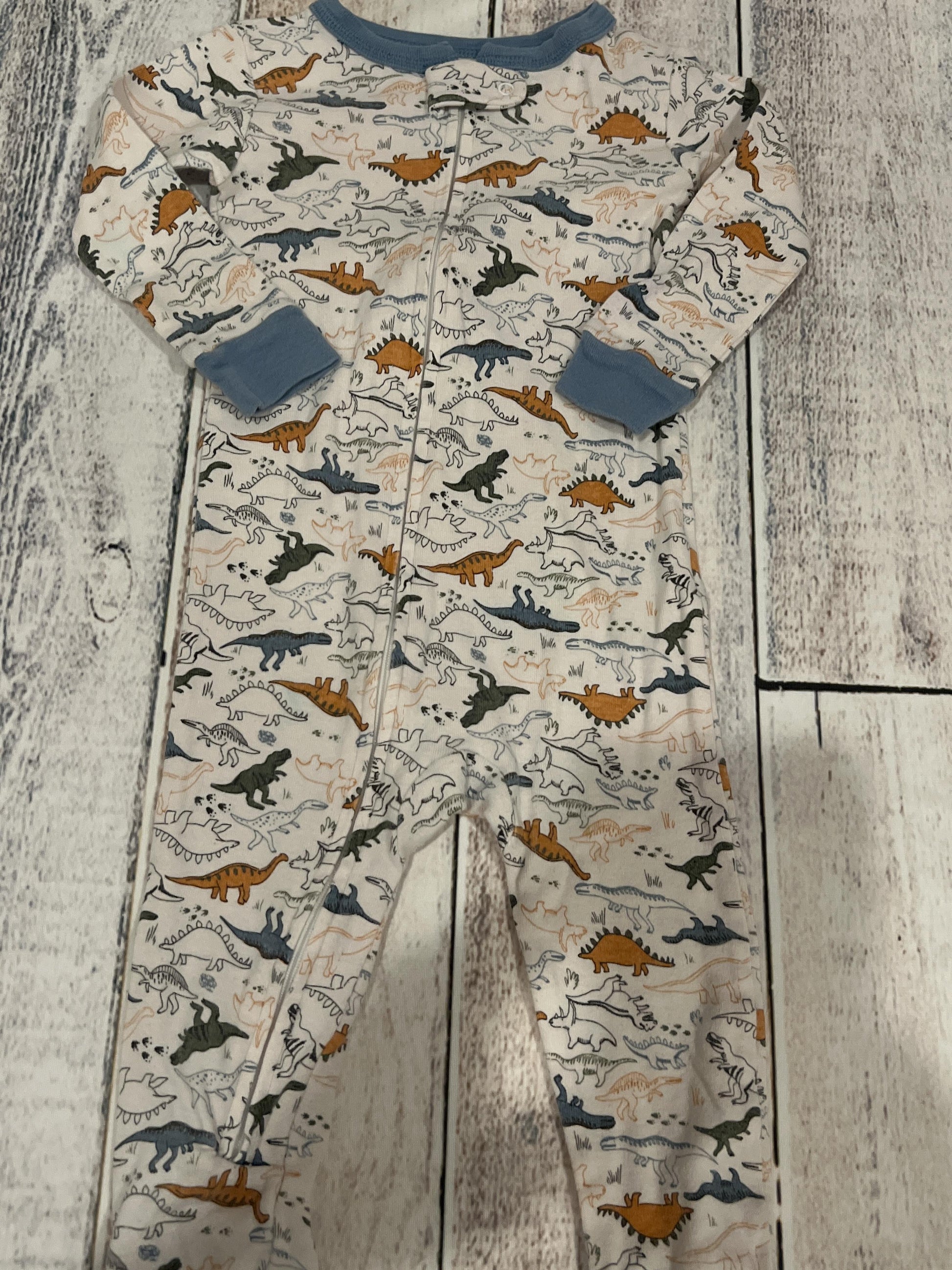 Carters Boys Dinosaur Long Sleeve Outfit Size: 18 months Dinosaur