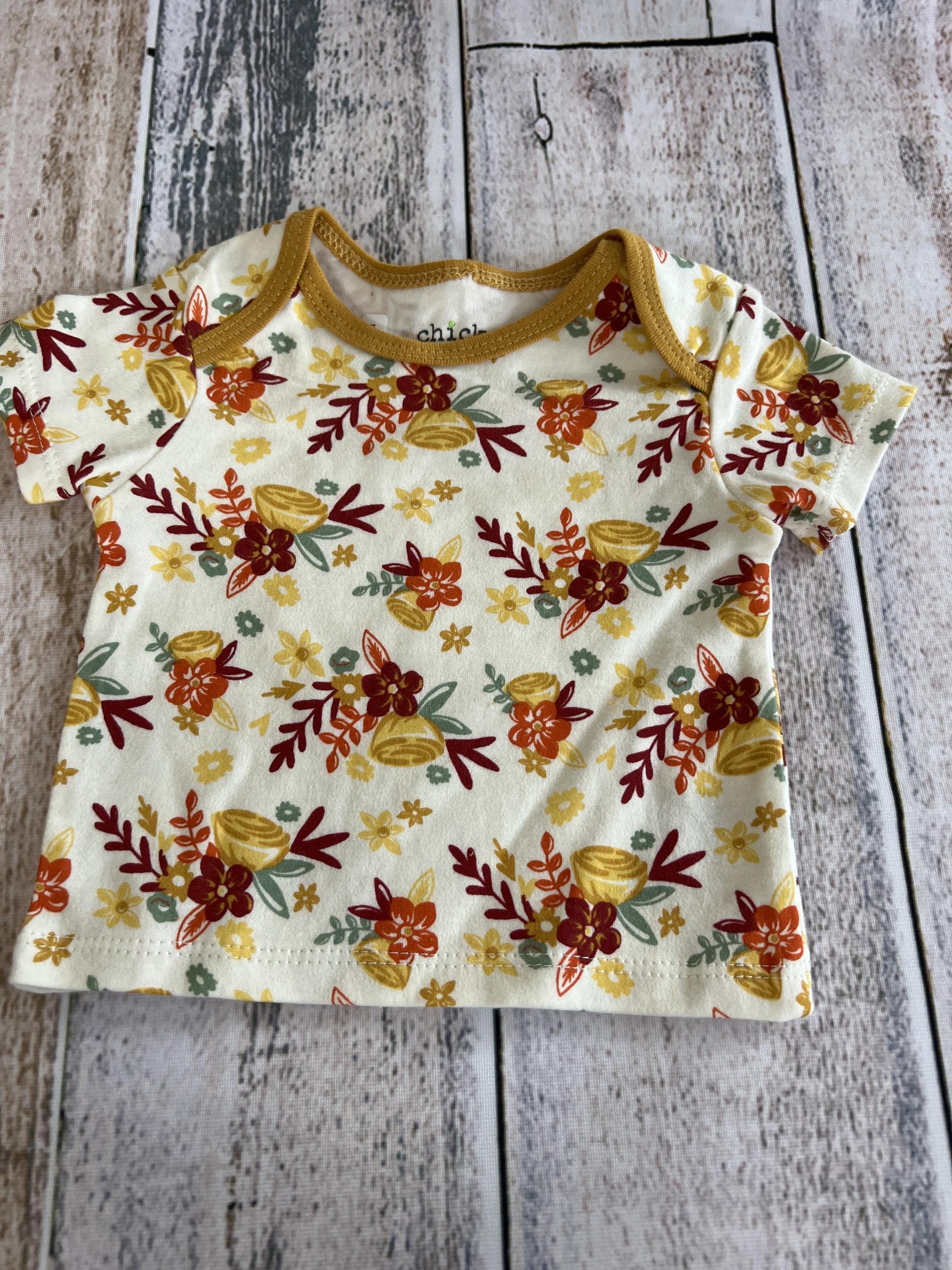 Chick Pea Girls Flowers | Gold T-Shirt Size: 0-3 months Flowers | Gold