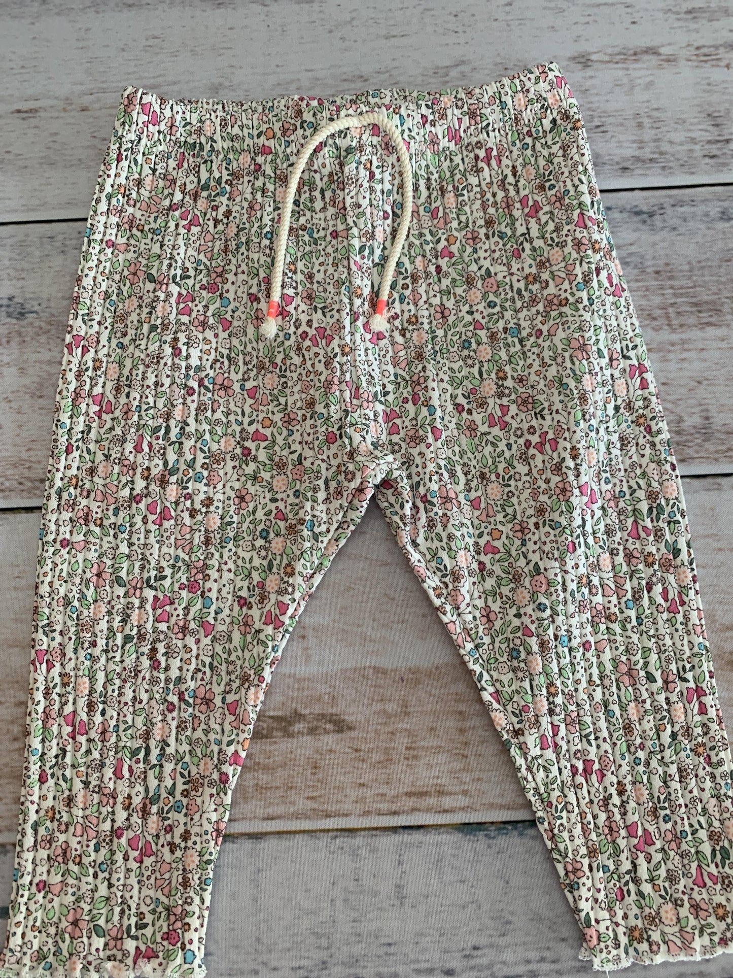 Zara Girls Flowers Pants Size: 3-6 months Flowers