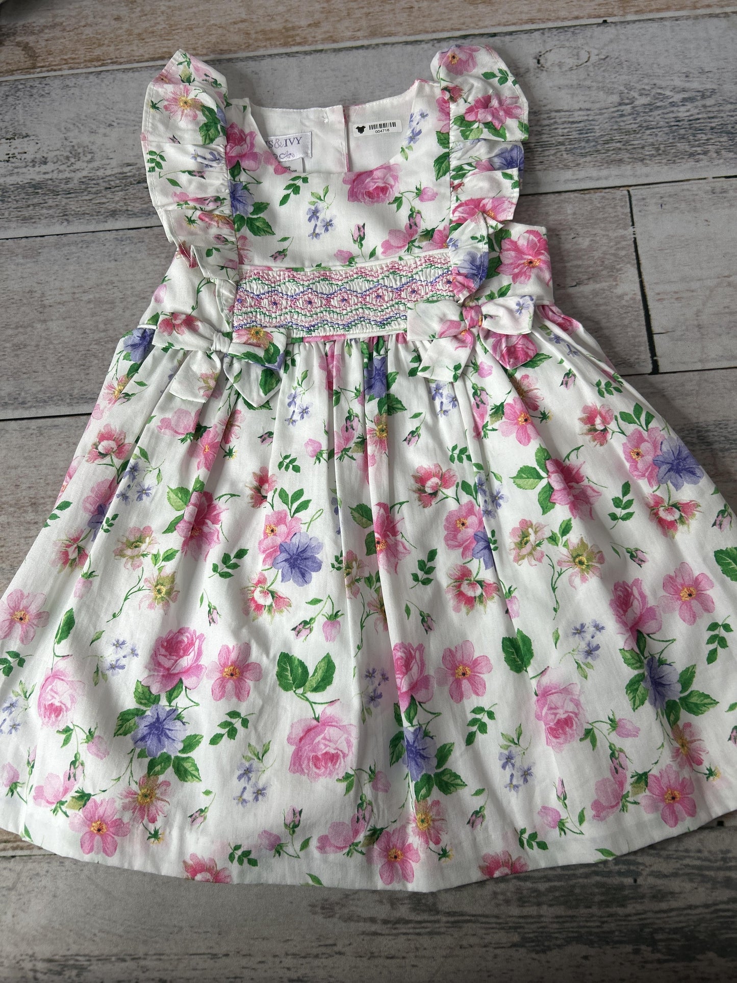 Girls Flowers Dress Size: 18 months Flowers