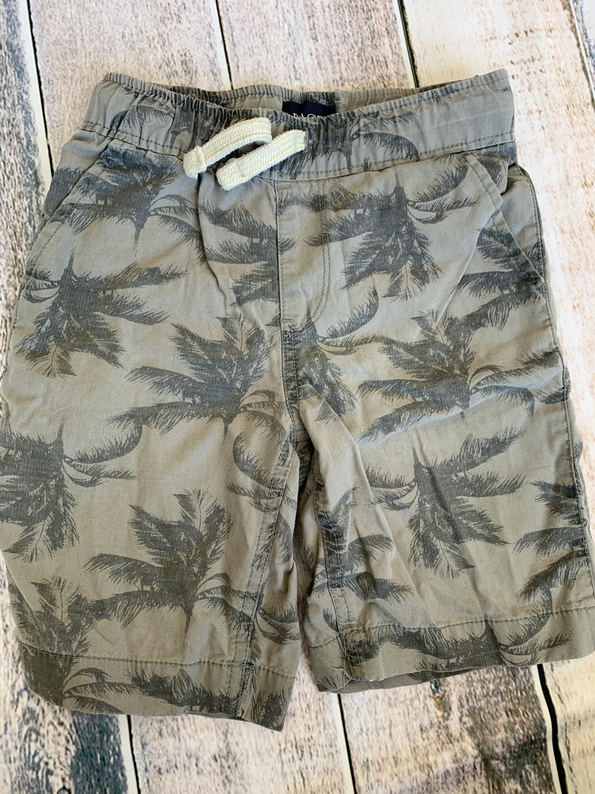 Children's Place Boys Forest Green | Army Green | Tropical Shorts Size: 6 Forest Green | Army Green | Tropical