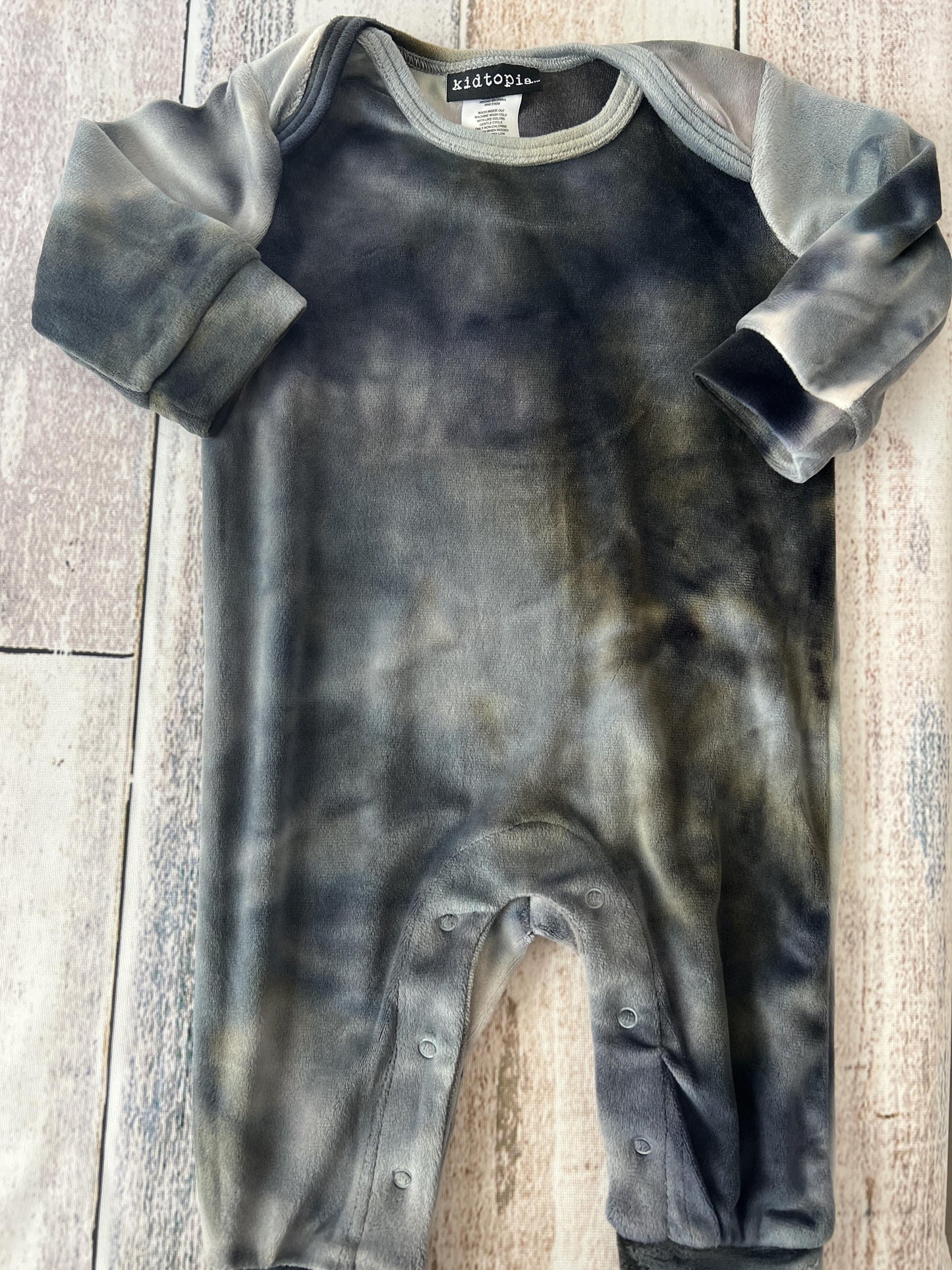 Kidtopia Boys Forest Green | Navy Blue | Tie Dye Long Sleeve Outfit Size: 3-6 months Forest Green | Navy Blue | Tie Dye