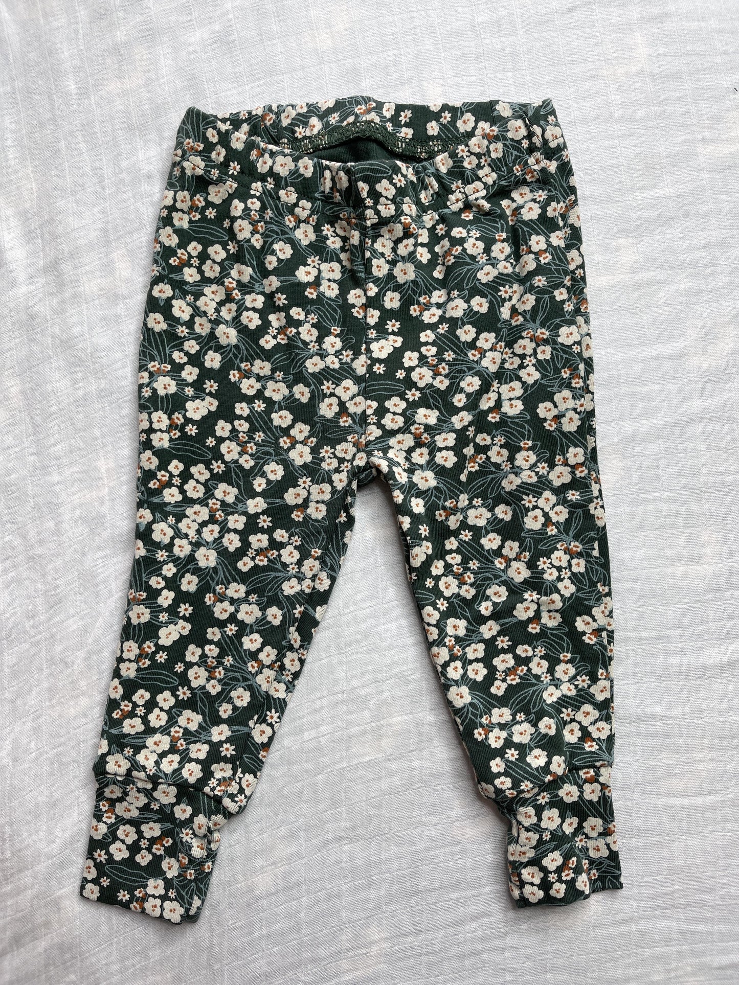 Oliver & Rain Girls Forest Green | Pink floral Pajamas Size: 12 months Forest Green | Pink floral