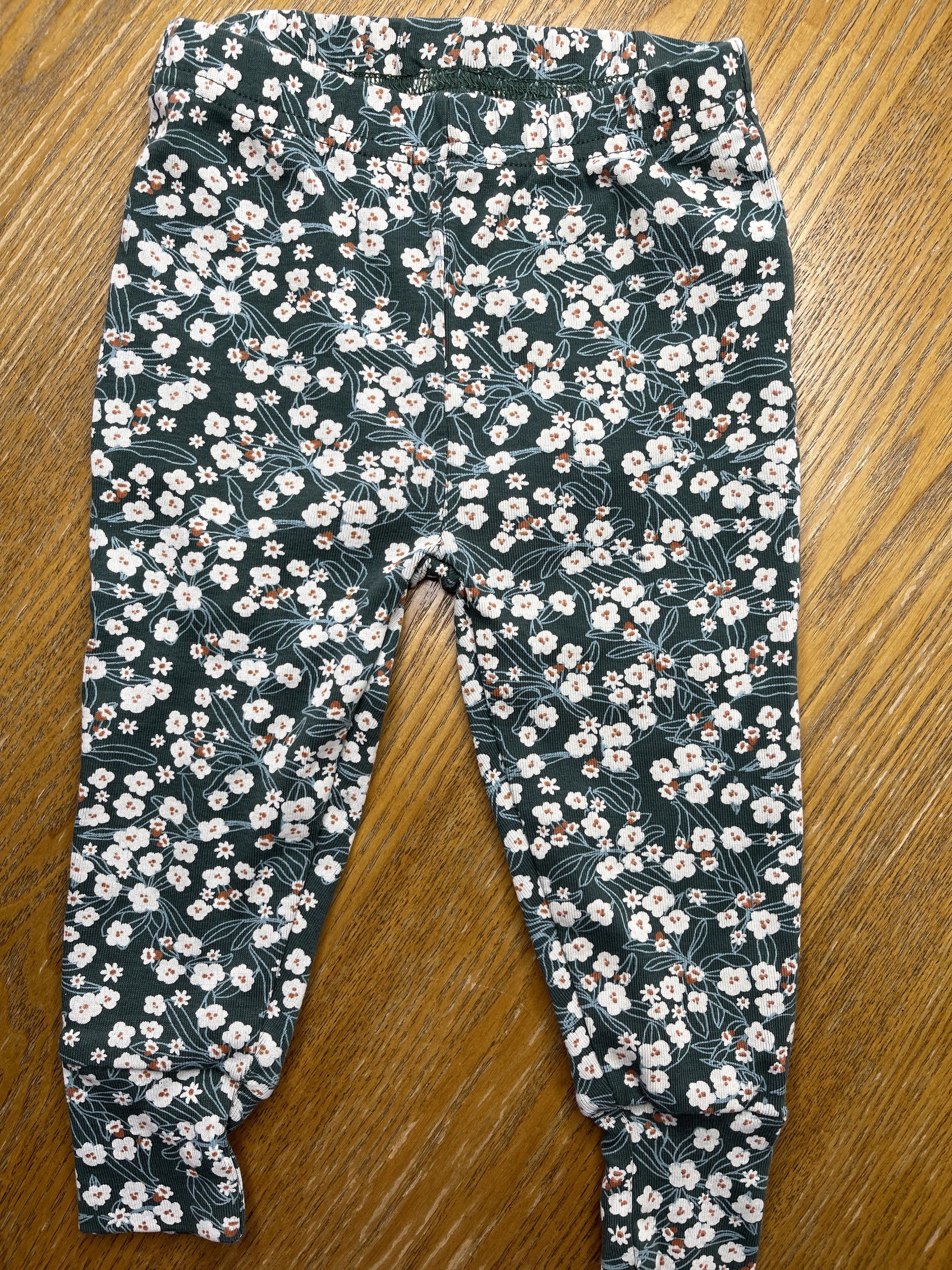 Oliver & Rain Girls Forest Green | White Pajamas Size: 18 months Forest Green | White