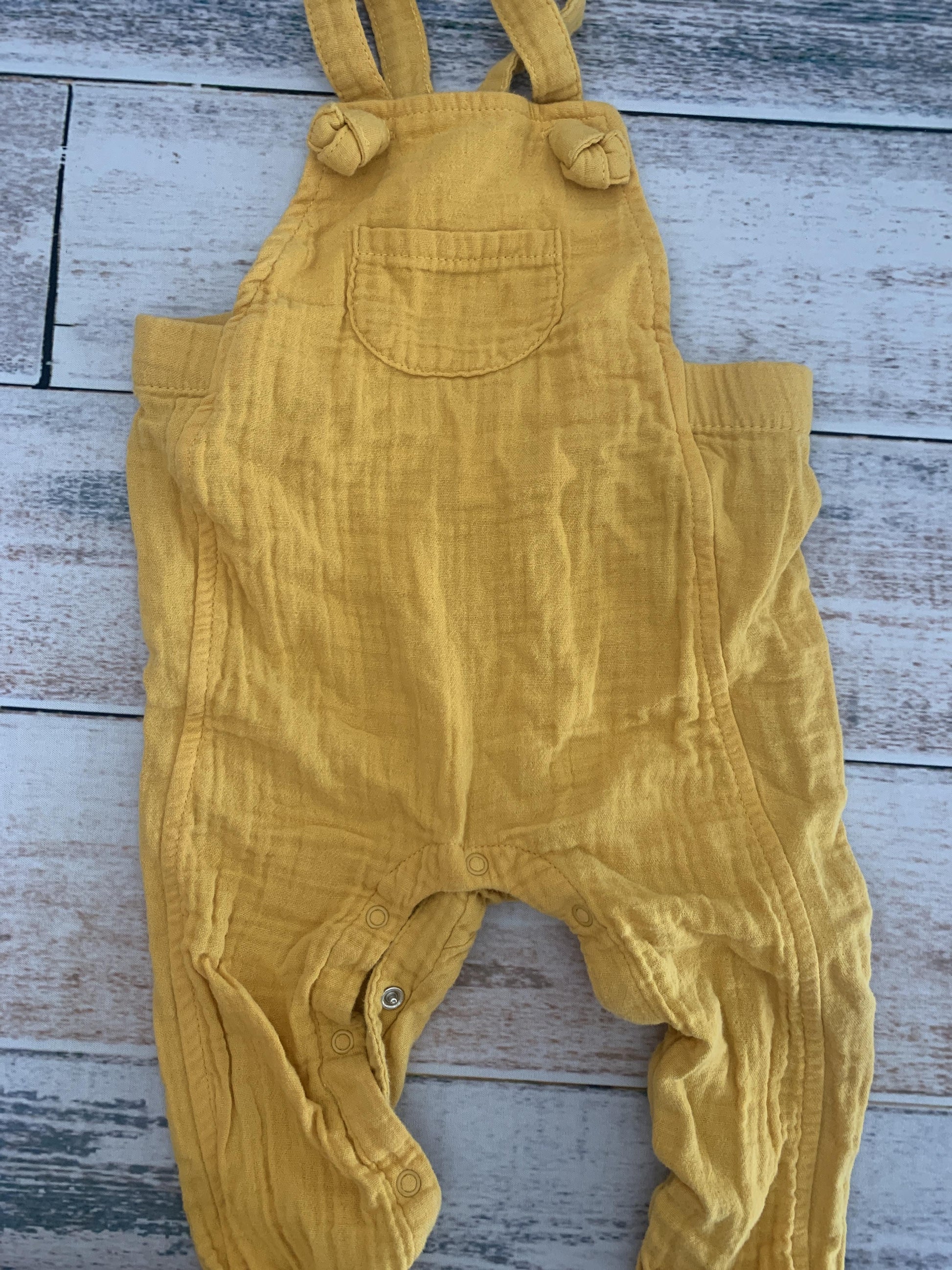 Carters Girls Gold | Yellow Shorts Size: 6-9 months Gold | Yellow