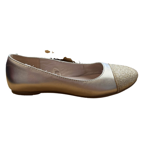 The Children's Place Girls Gold Shoes Size: 12 Toddler Gold