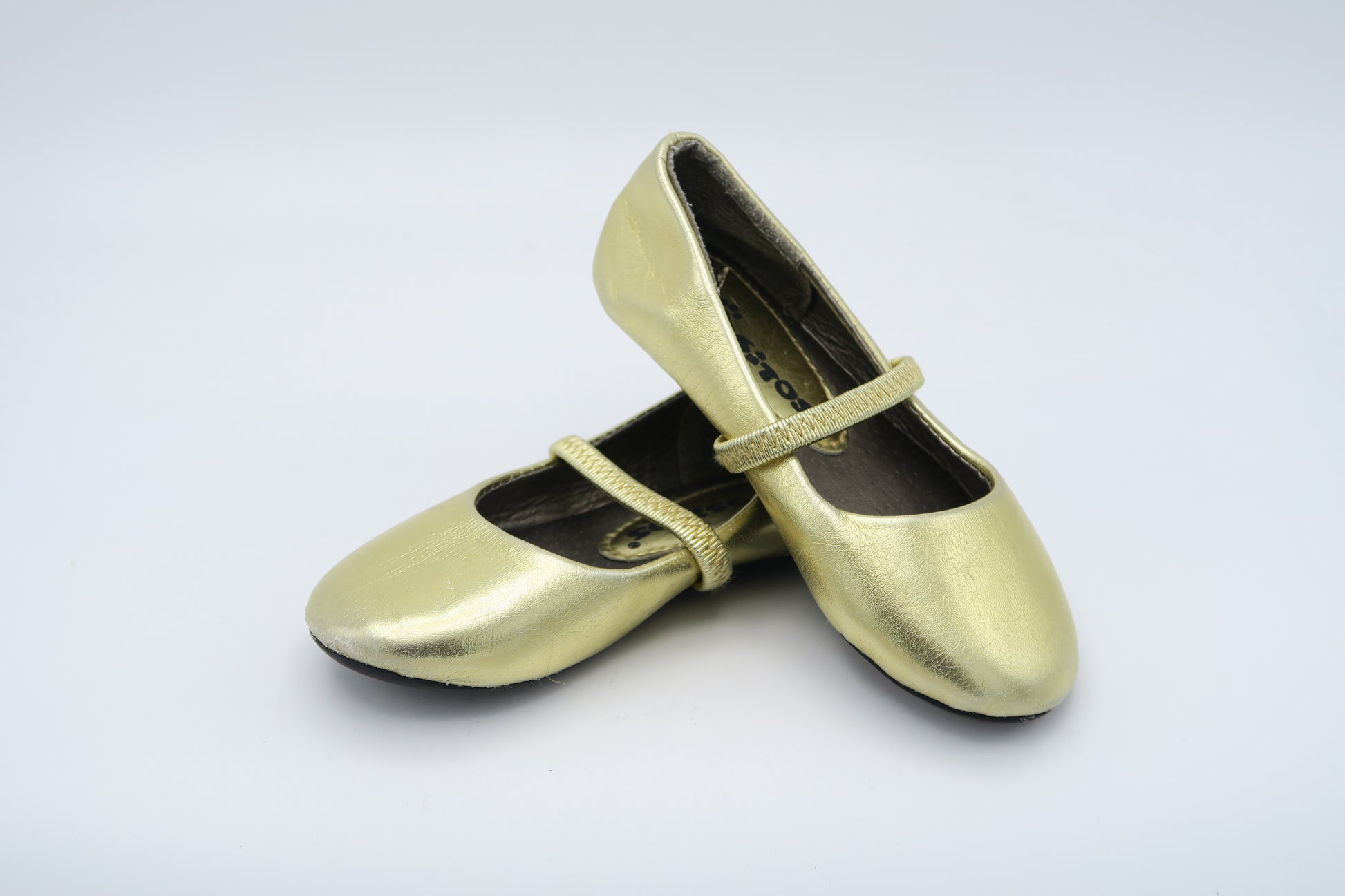 Ositos Girls Gold Shoes Size: 5 Toddler Gold