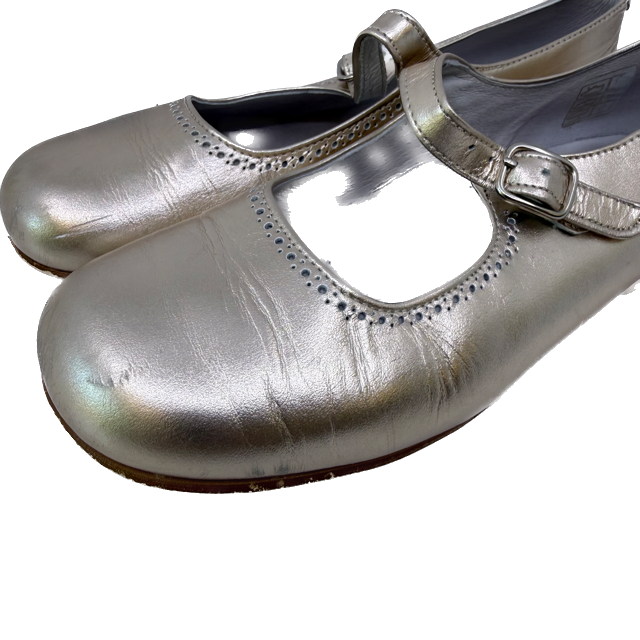 Children's Classics Girls Gold Shoes Size: 2.5-3 Youth Gold