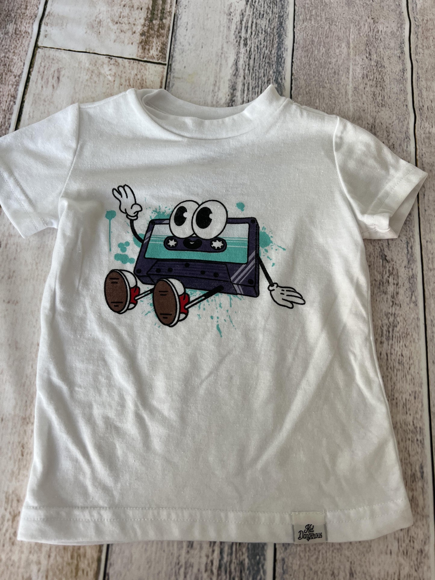 Kid Dangerous Boys Graphic T-Shirt Size: 2T Graphic