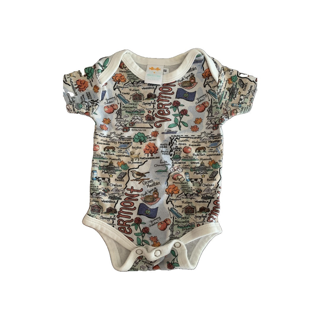 Fish Kiss Boys Graphic Onesie Size: 3-6 months Graphic
