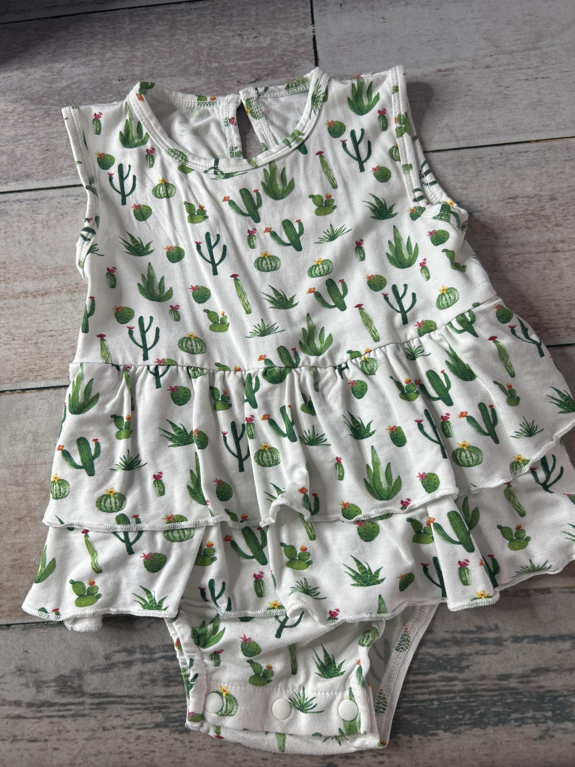 Girls green | Cactus Dress Size: 6-9 months green | Cactus