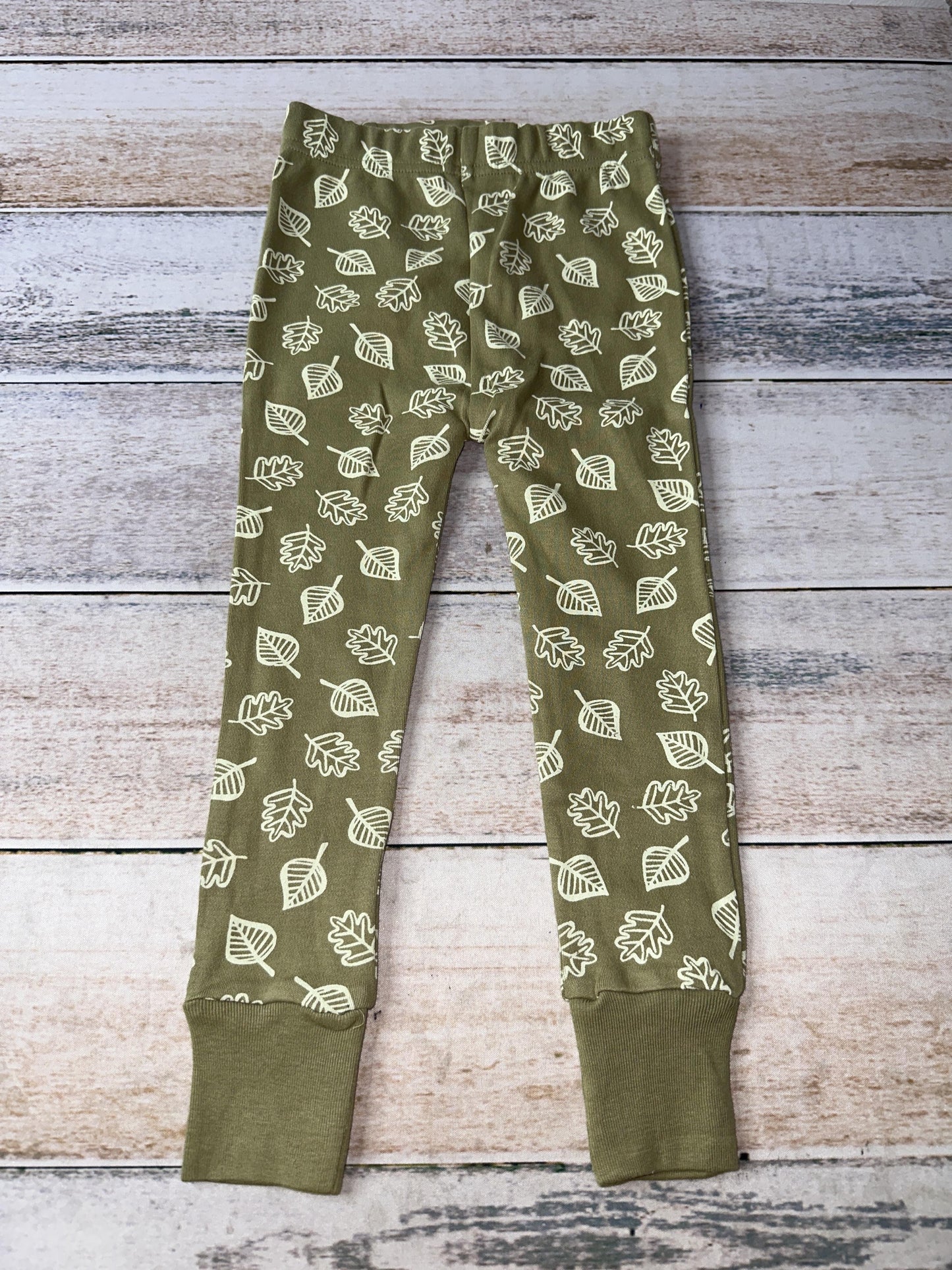 Parade Unisex green | Leaves Pajamas Size: 2T green | Leaves