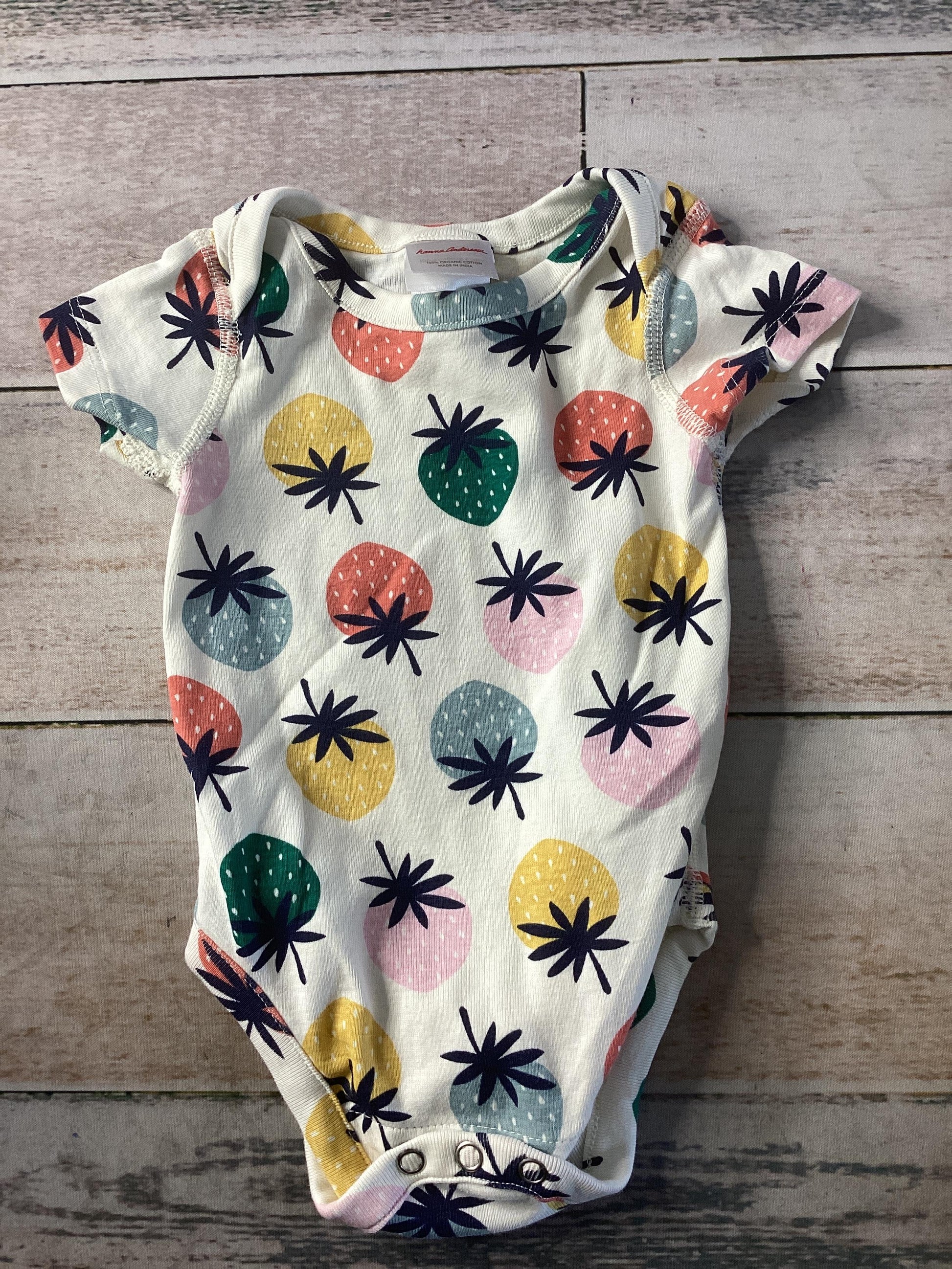 Hanna Andersson Girls green | pink | Yellow Onesie Size: 3-6 months green | pink | Yellow