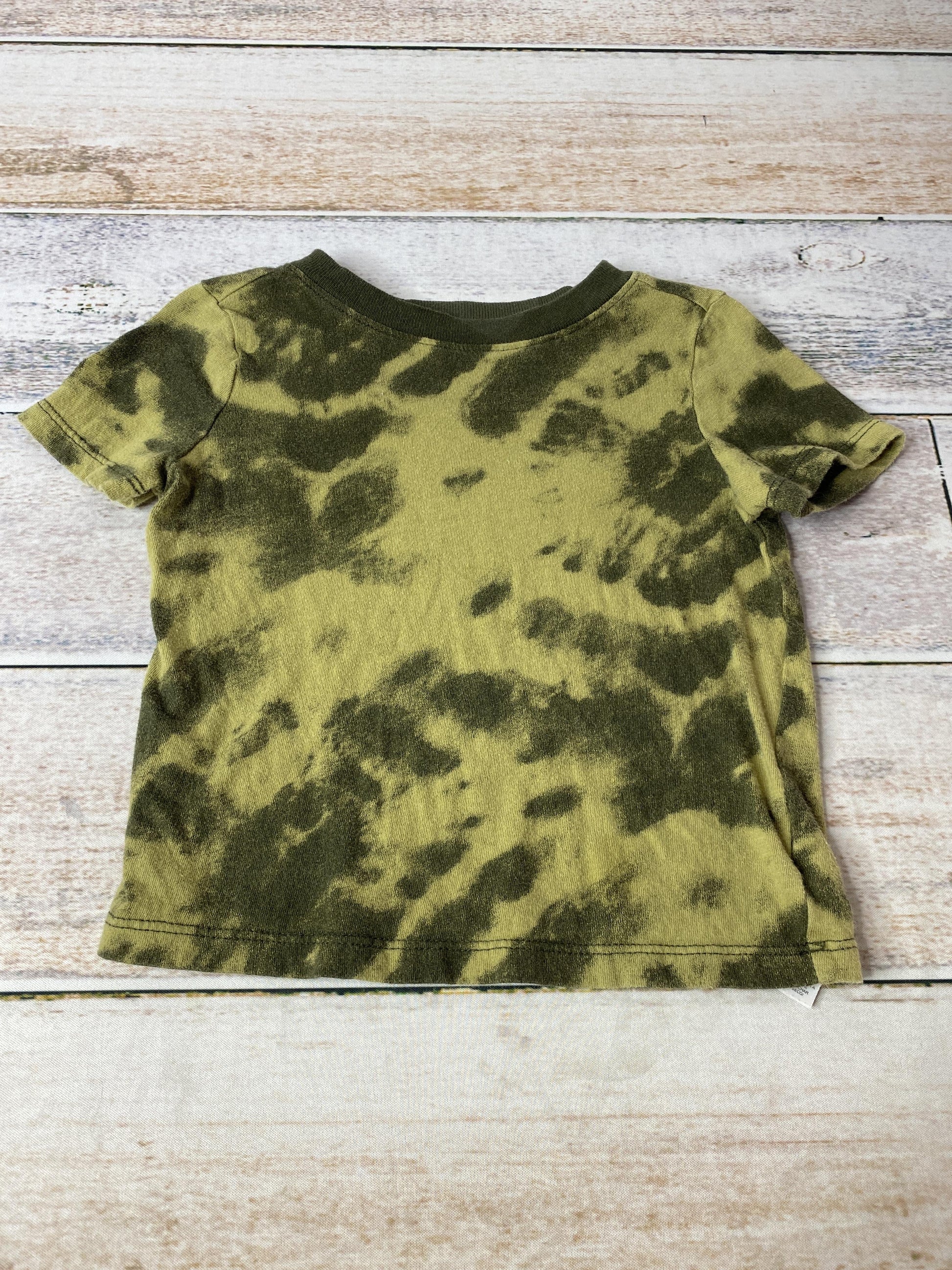 Old Navy Boys green | Tie Dye T-Shirt Size: 12-18 months green | Tie Dye