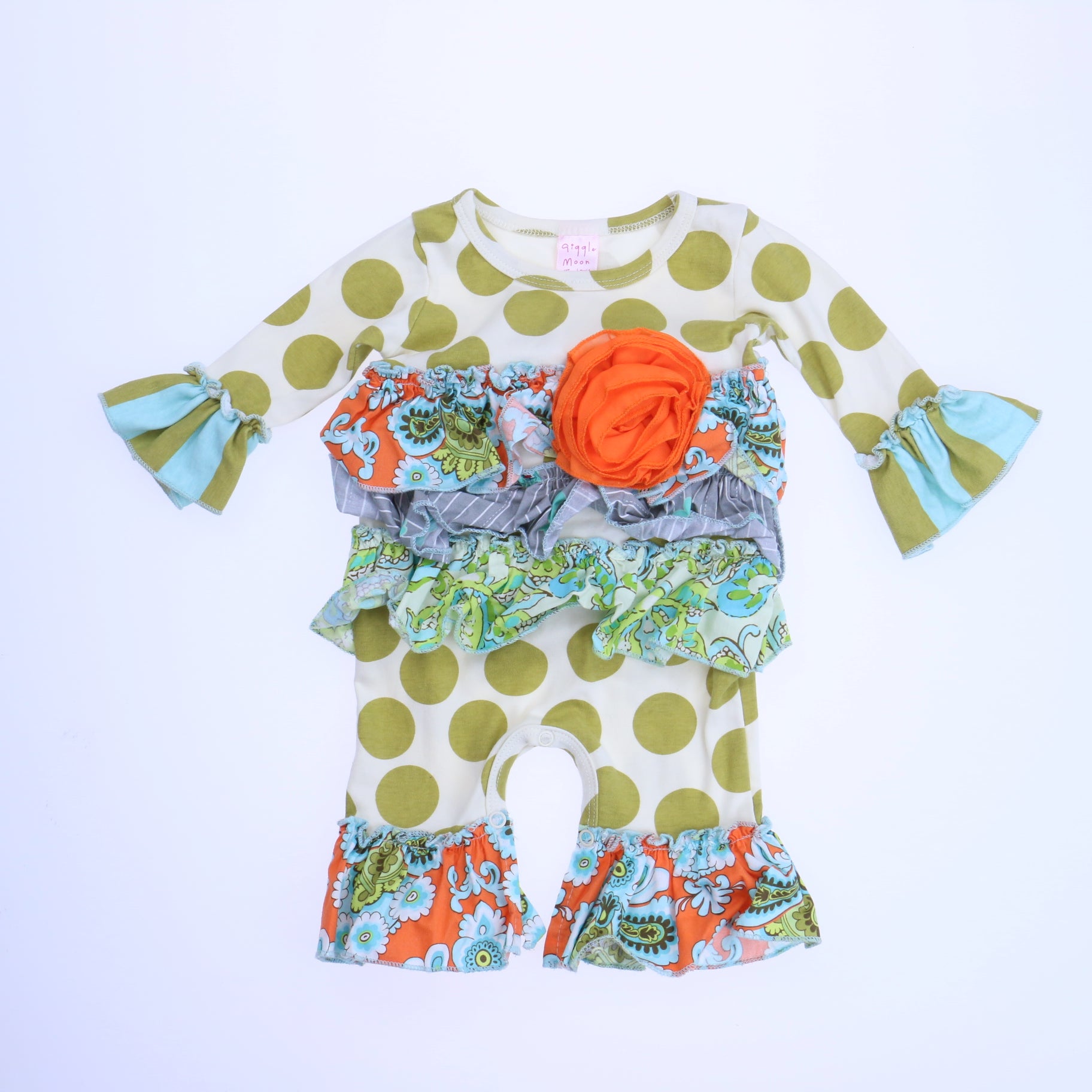 Giggle Girls Green | White Long Sleeve Outfit Size: Newborn Green | White