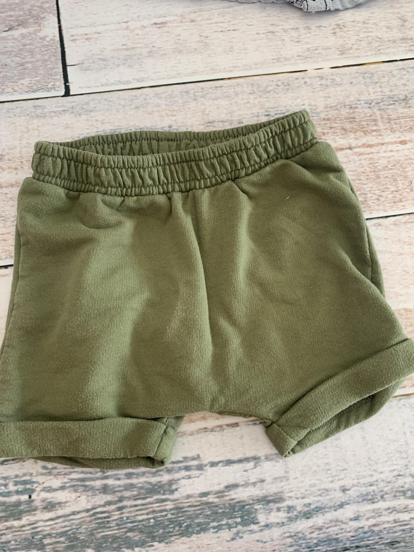 Old Navy Boys green Shorts Size: 6-12 months green