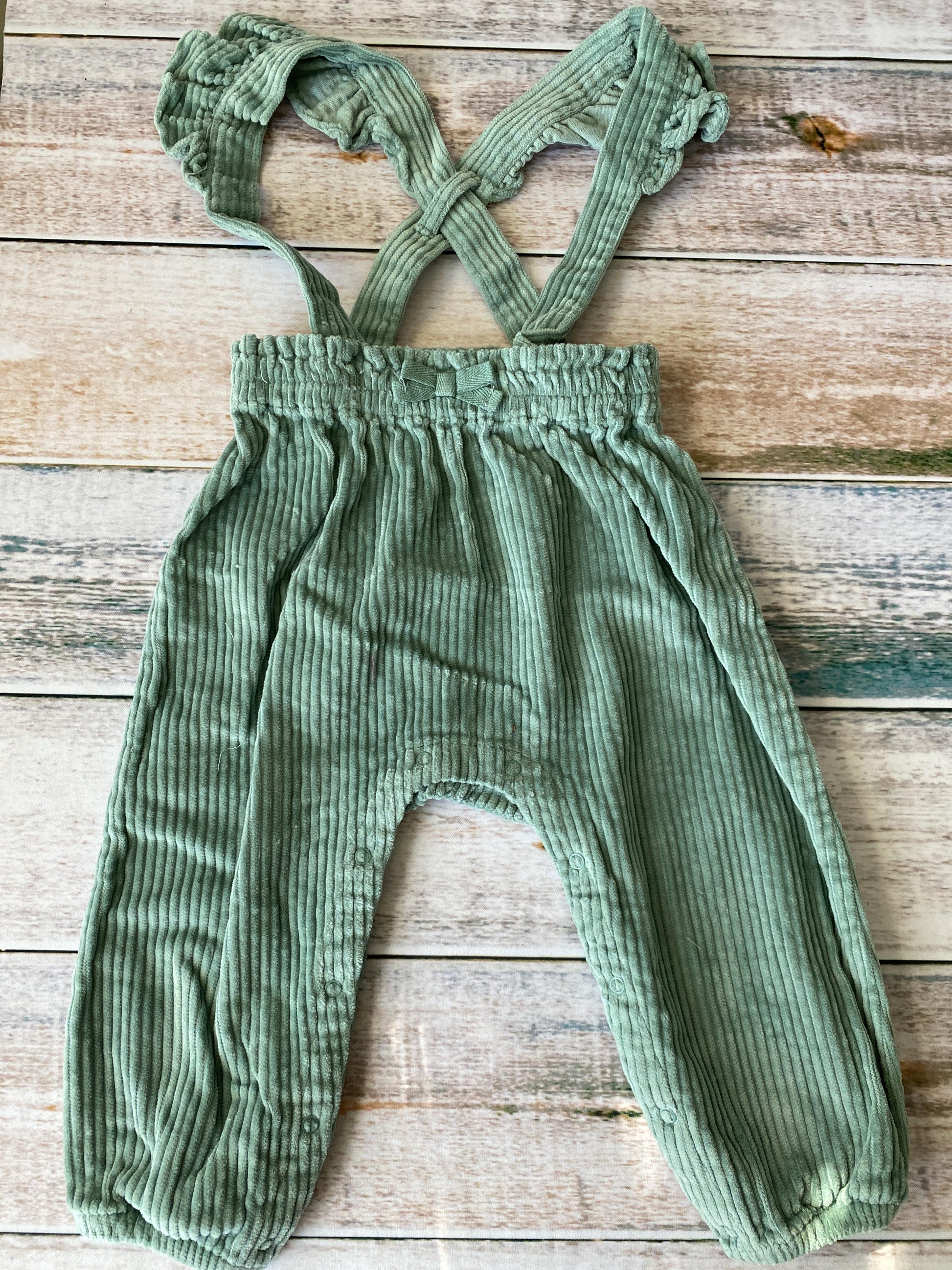 Oliver & Rain Girls green Jumper Size: 18 months green