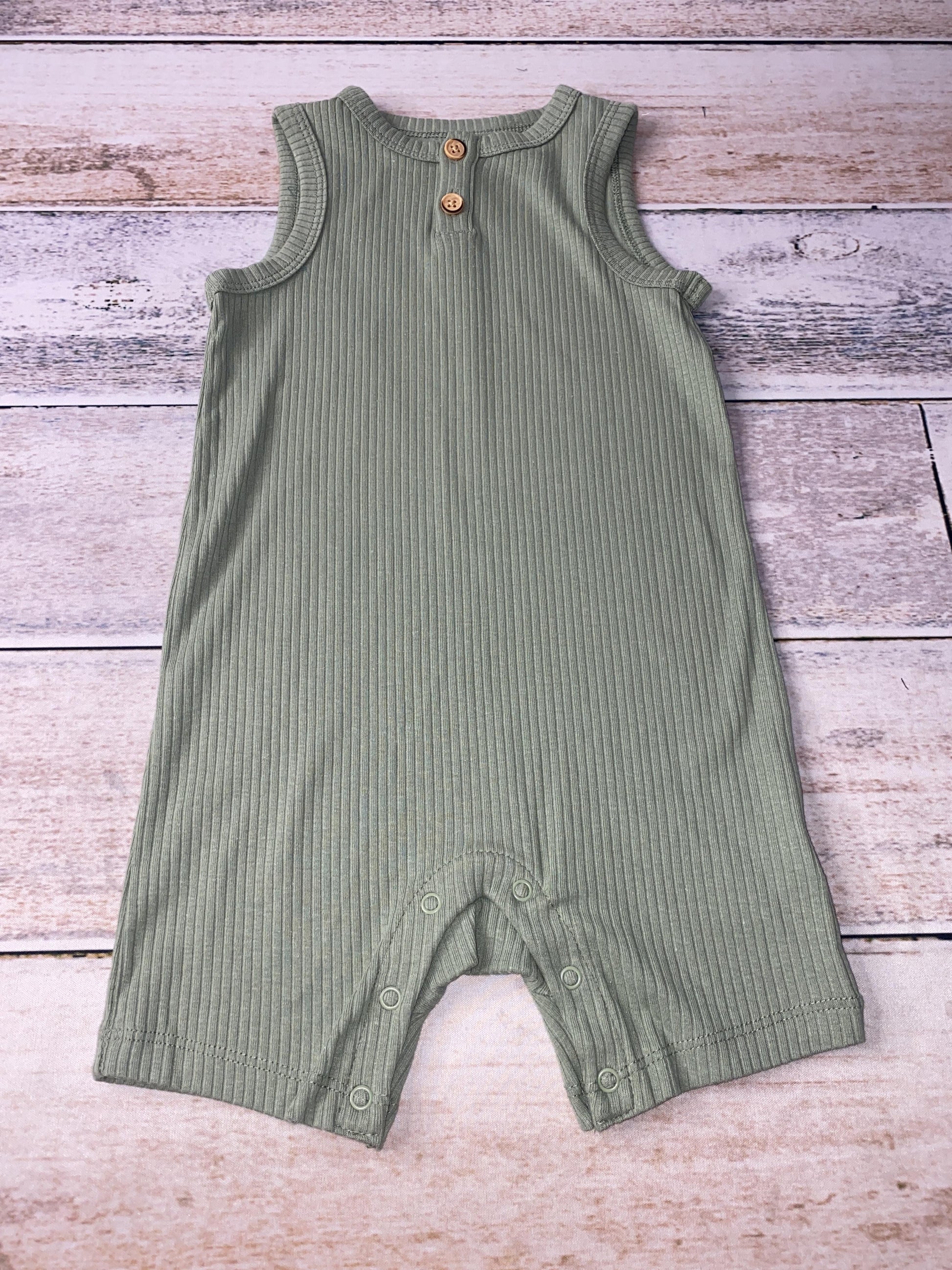 Cat & Jack Unisex green Romper Size: 12 months green