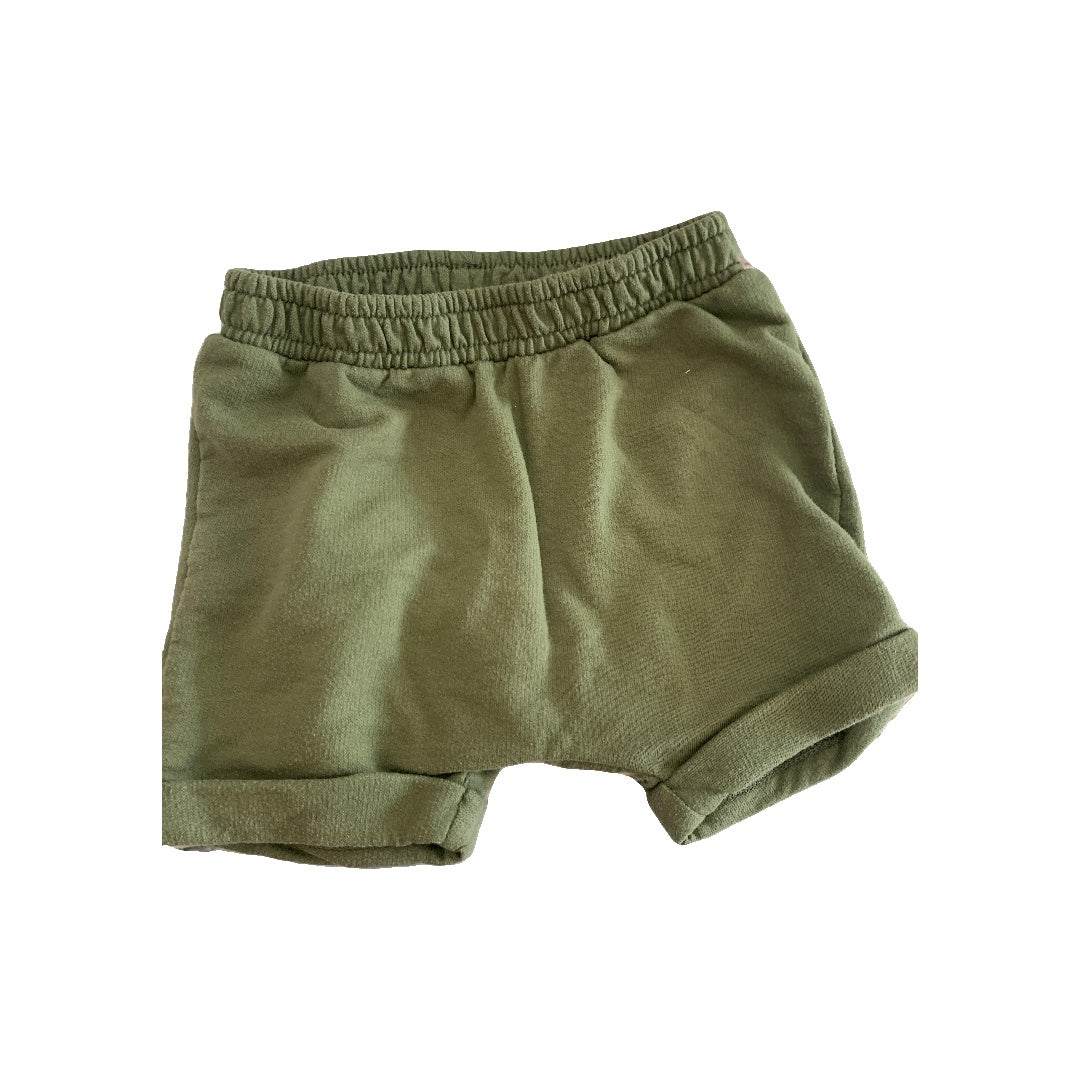 Old Navy Boys green Shorts Size: 6-12 months green