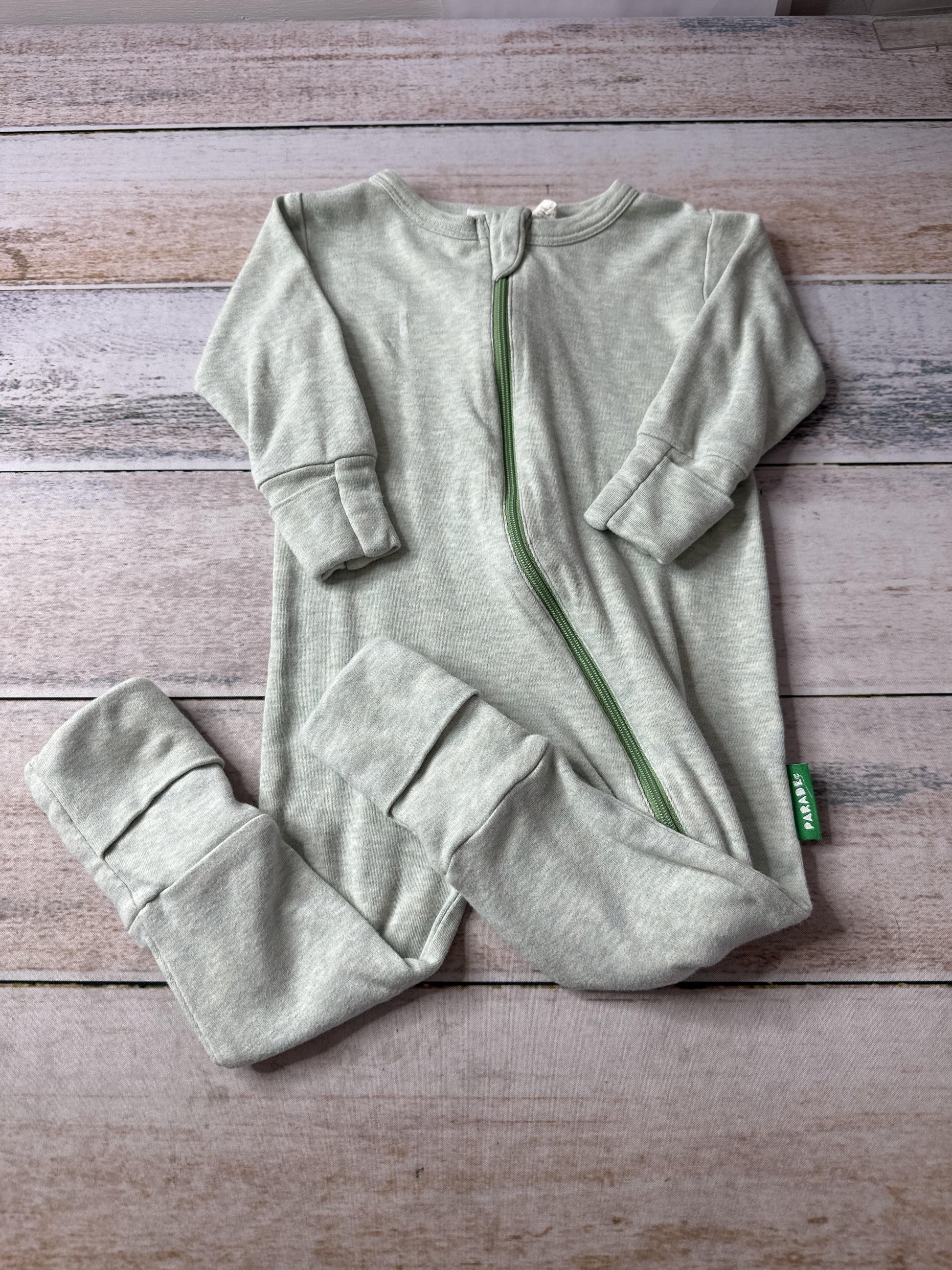 Parade Unisex green Long Sleeve Outfit Size: 6-12 months green